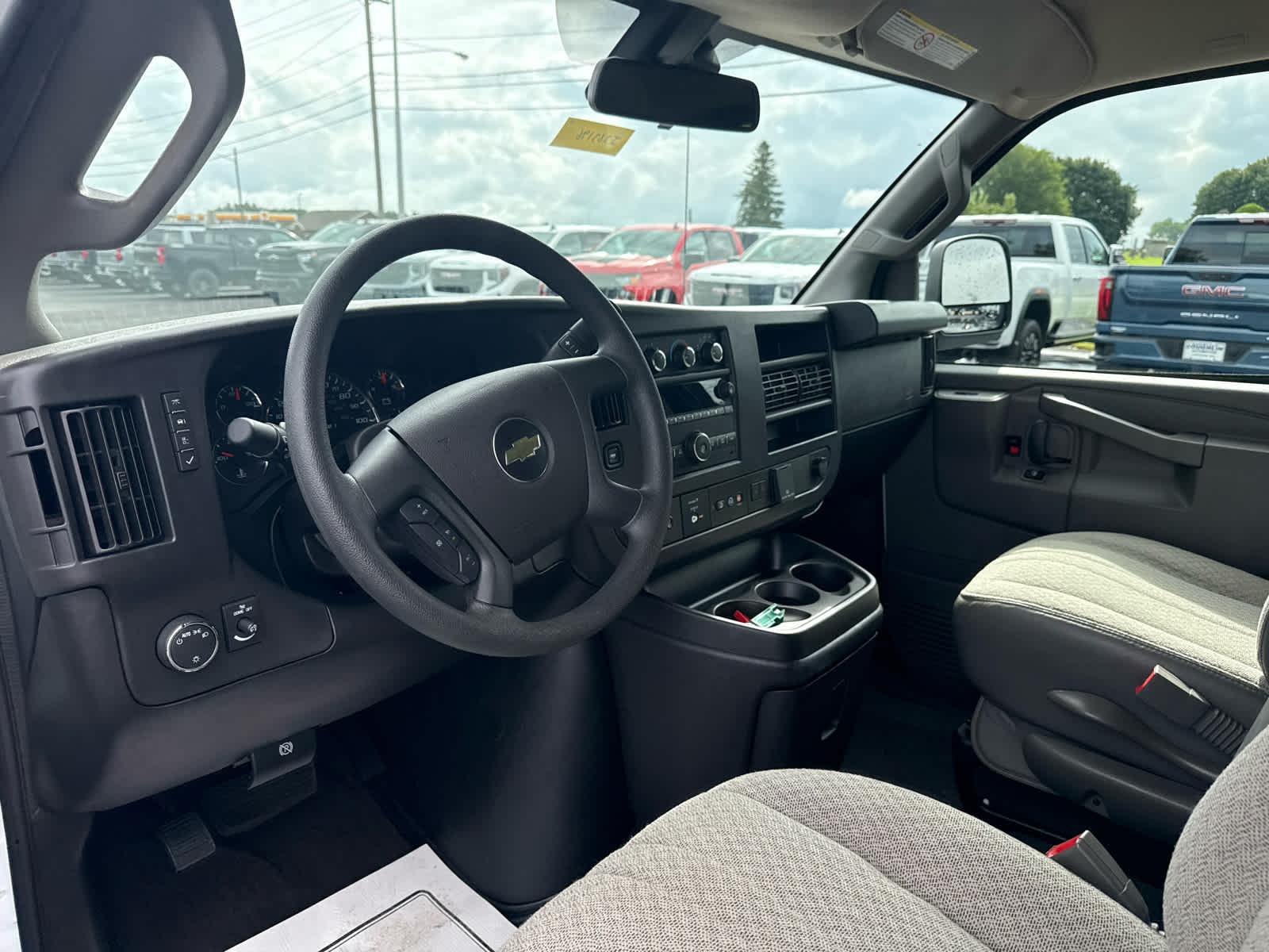 2024 Chevrolet Express Passenger LT - Photo 11