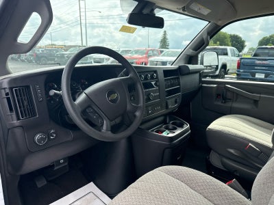2024 Chevrolet Express Passenger 3500 1LT