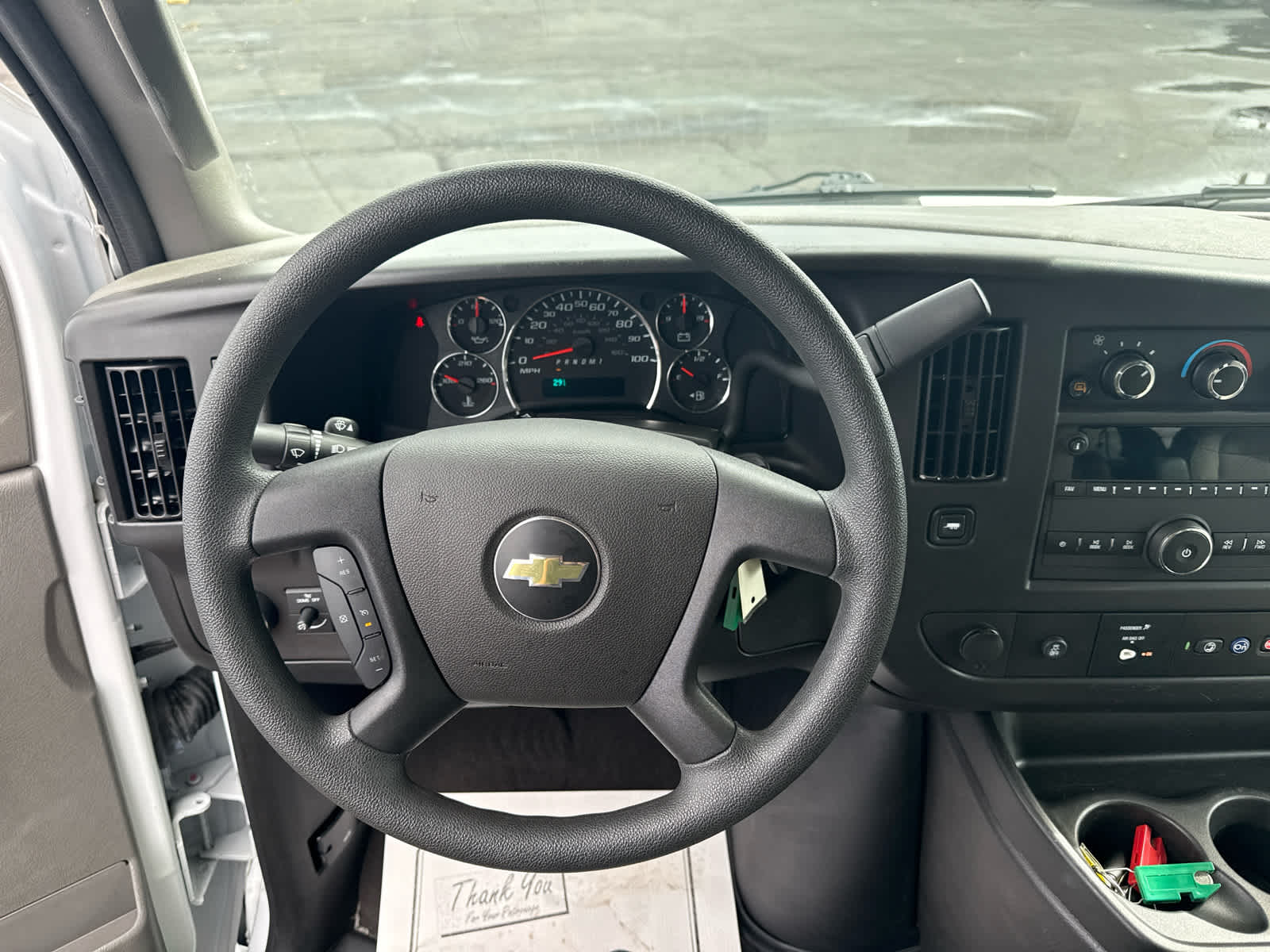2024 Chevrolet Express Passenger 3500 1LT