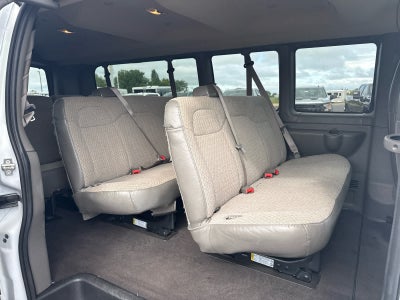 2024 Chevrolet Express Passenger 3500 1LT