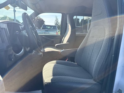 2024 Chevrolet Express Passenger 3500 1LT