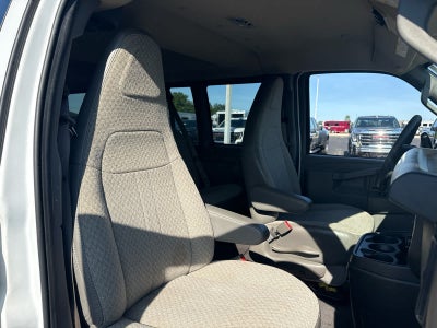 2024 Chevrolet Express Passenger 3500 1LT