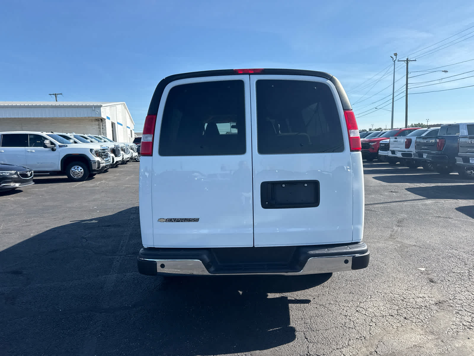 2024 Chevrolet Express Passenger 3500 1LT