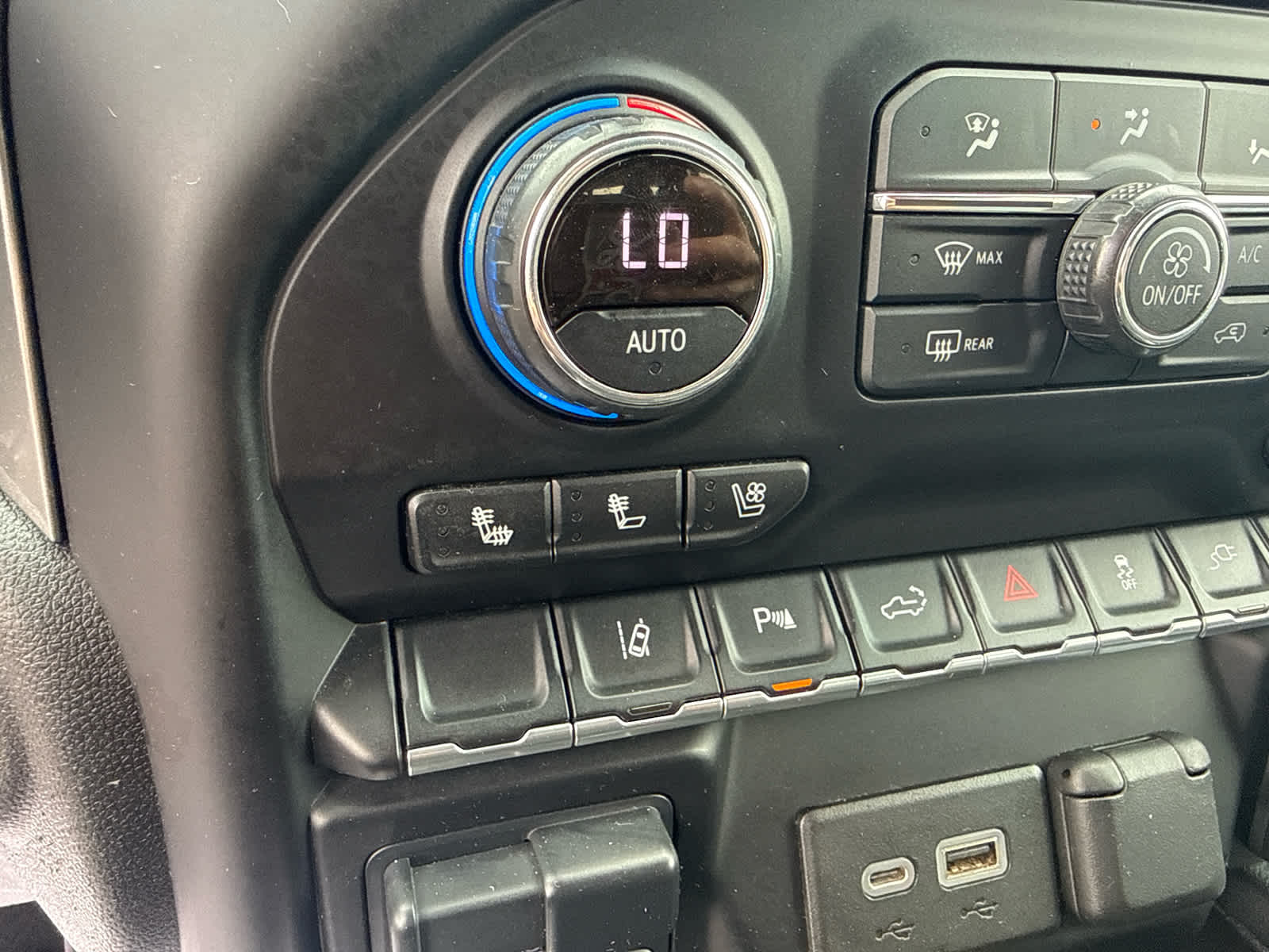 2020 Chevrolet Silverado 2500HD LTZ - Photo 22