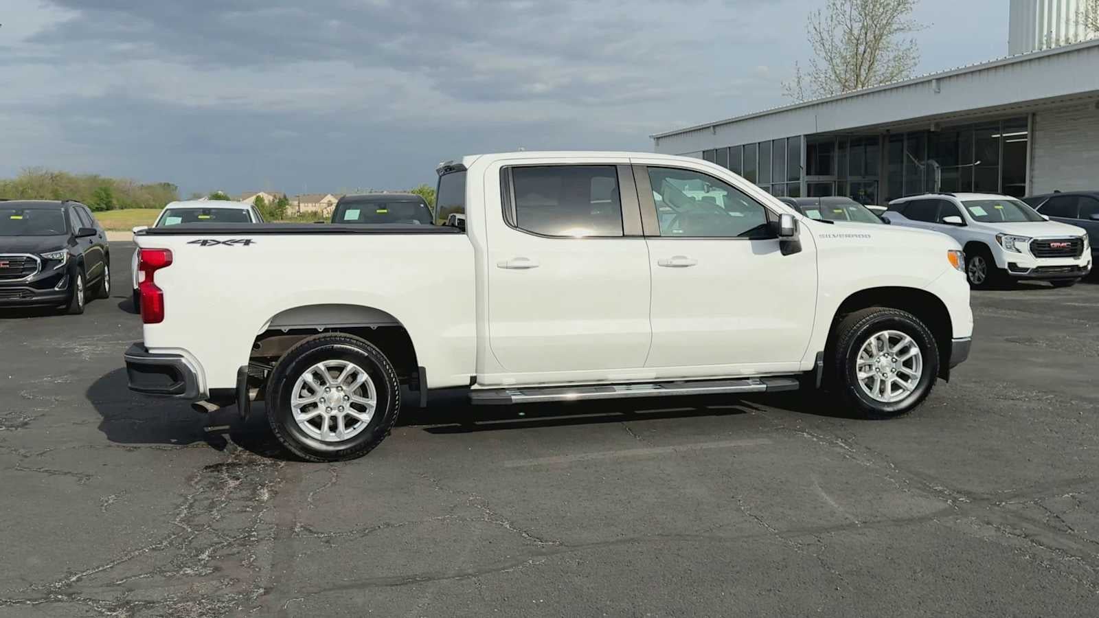 2023 Chevrolet Silverado 1500 LT (2FL)
