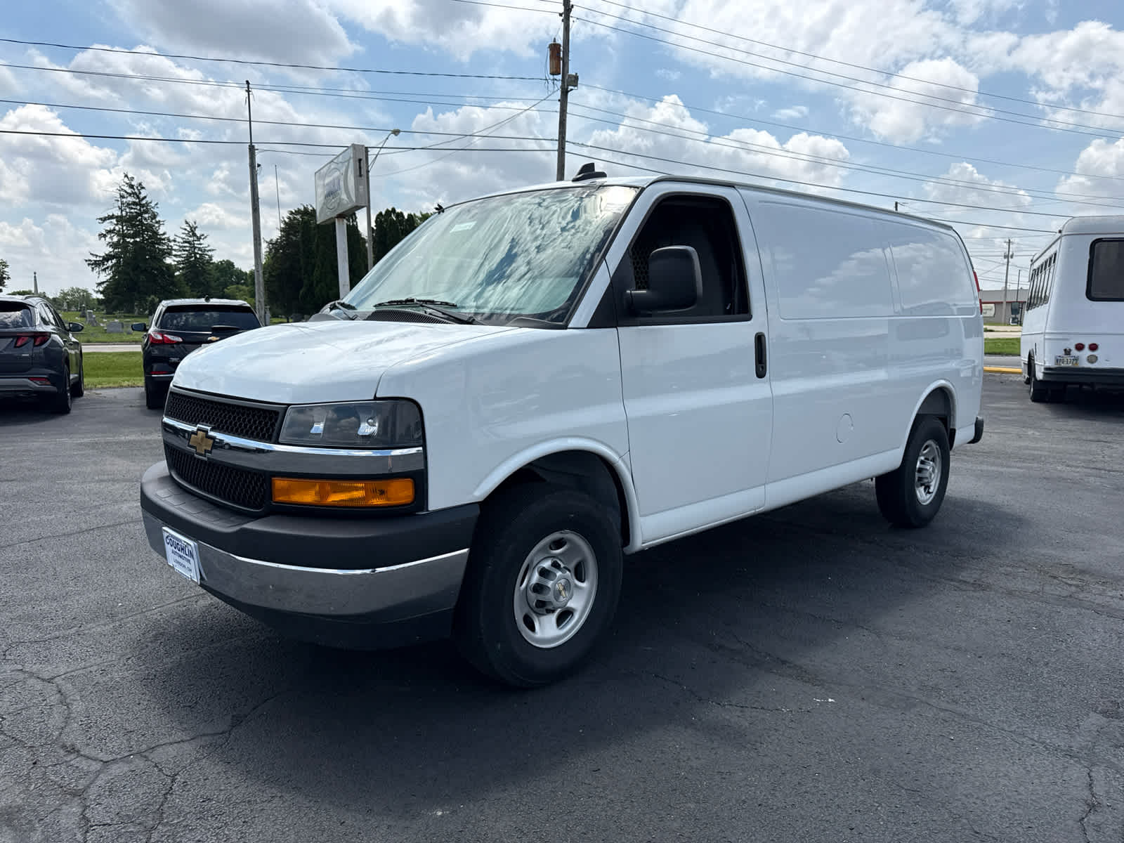 2025 Chevrolet Express 2500 Work Van HD's photo