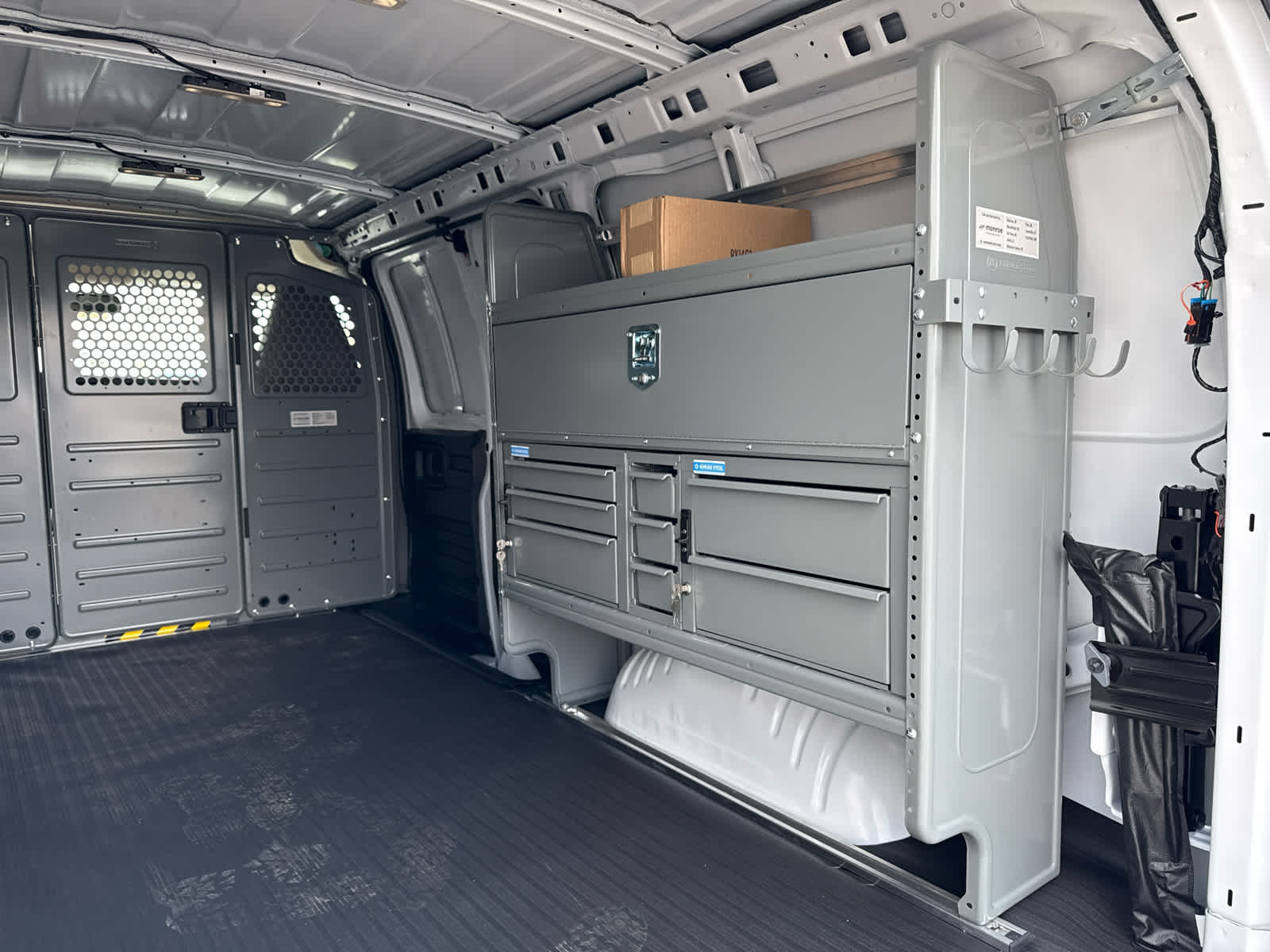 2025 Chevrolet Express Cargo WT