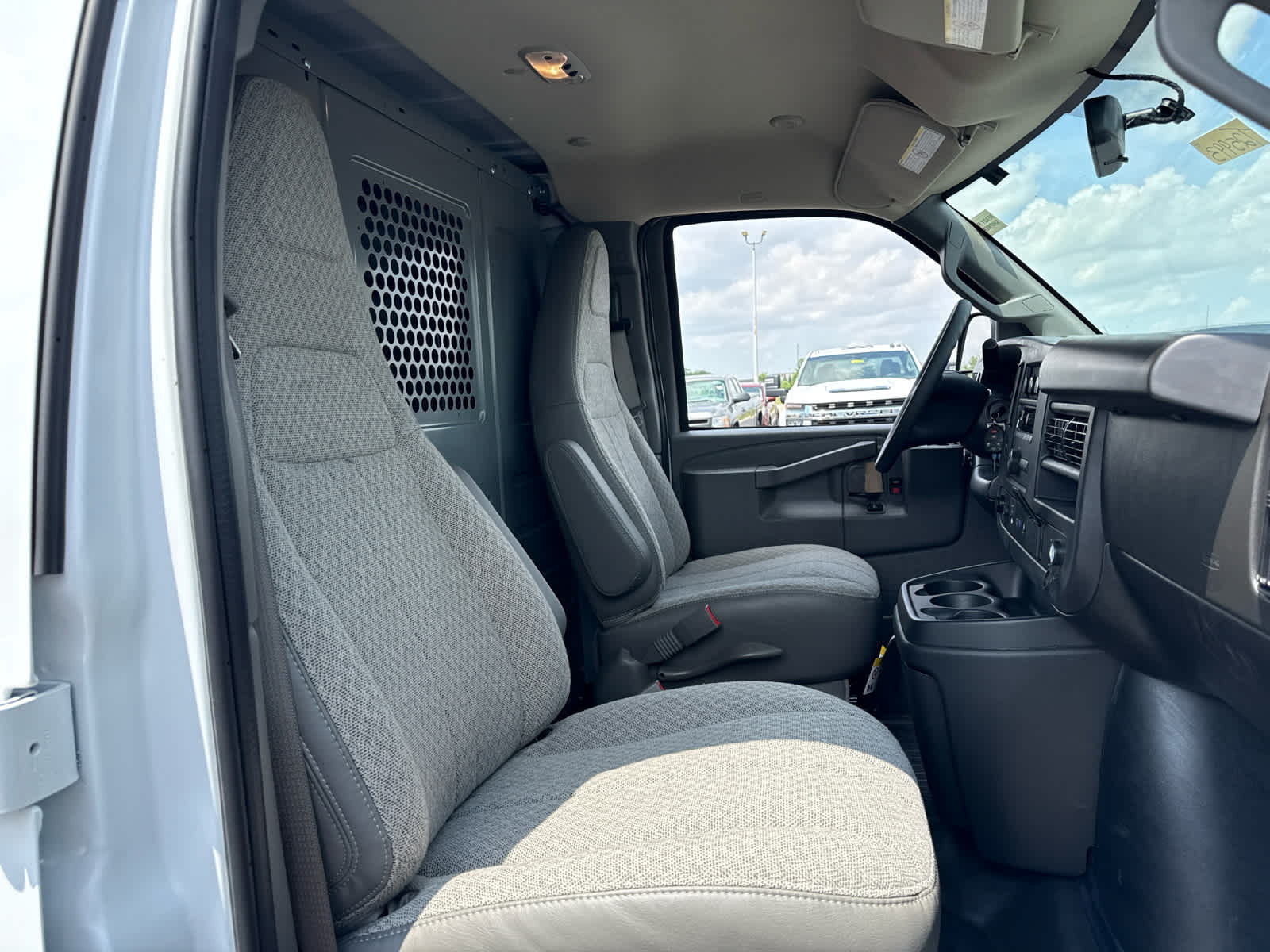2025 Chevrolet Express Cargo WT