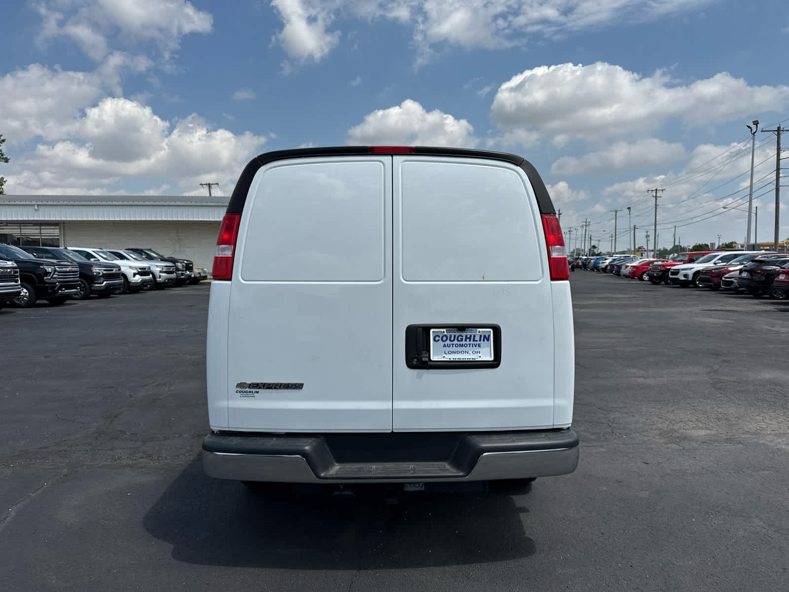 2025 Chevrolet Express Cargo WT