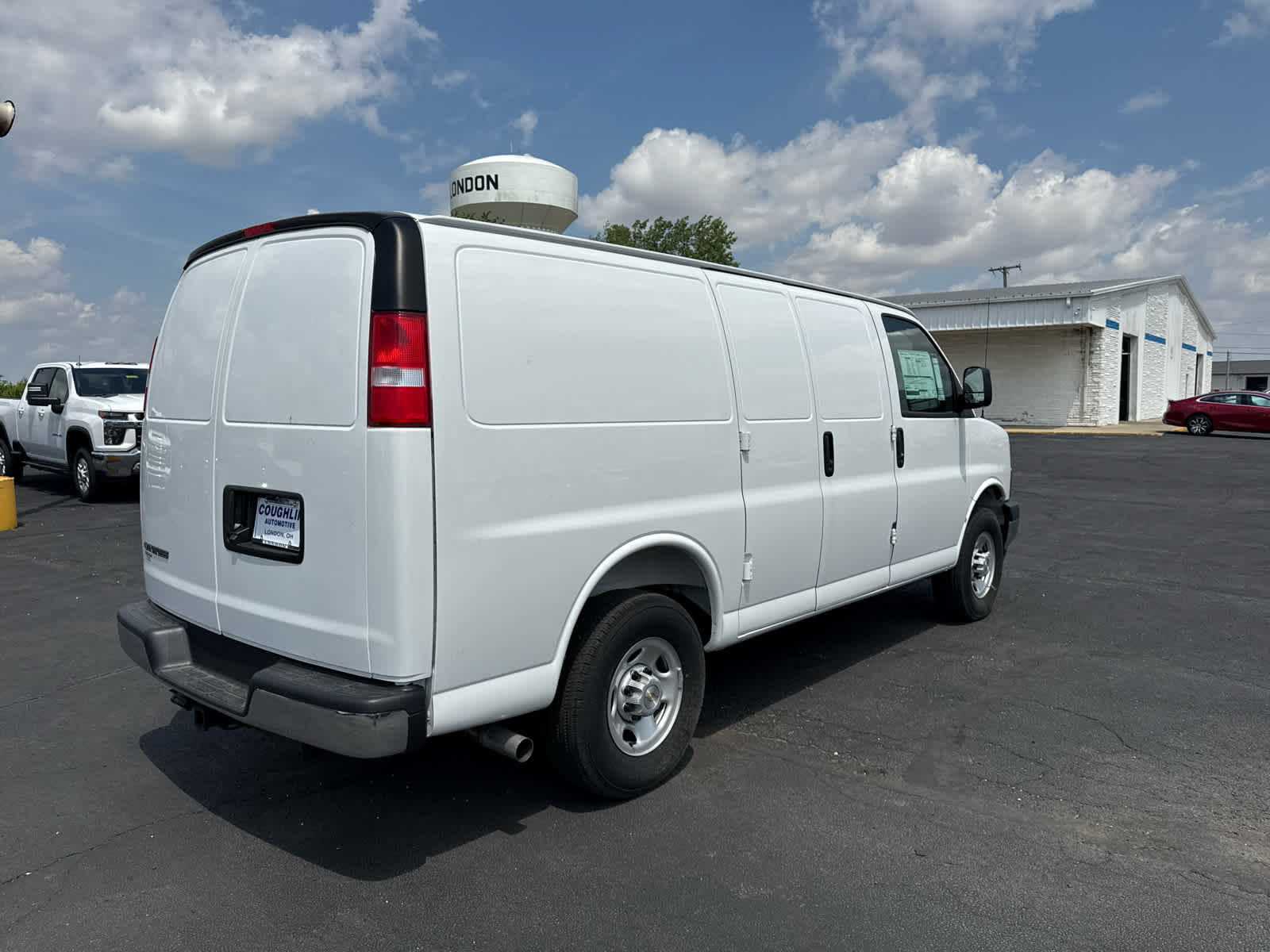 2025 Chevrolet Express Cargo WT
