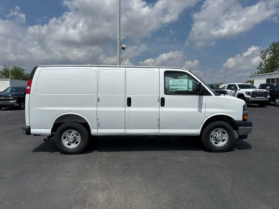 2025 Chevrolet Express Cargo WT