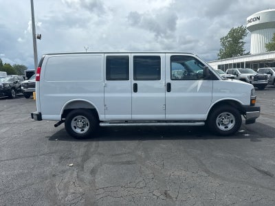 2025 Chevrolet Express Cargo WT
