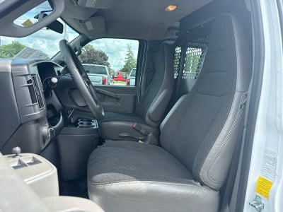 2025 Chevrolet Express Cargo WT