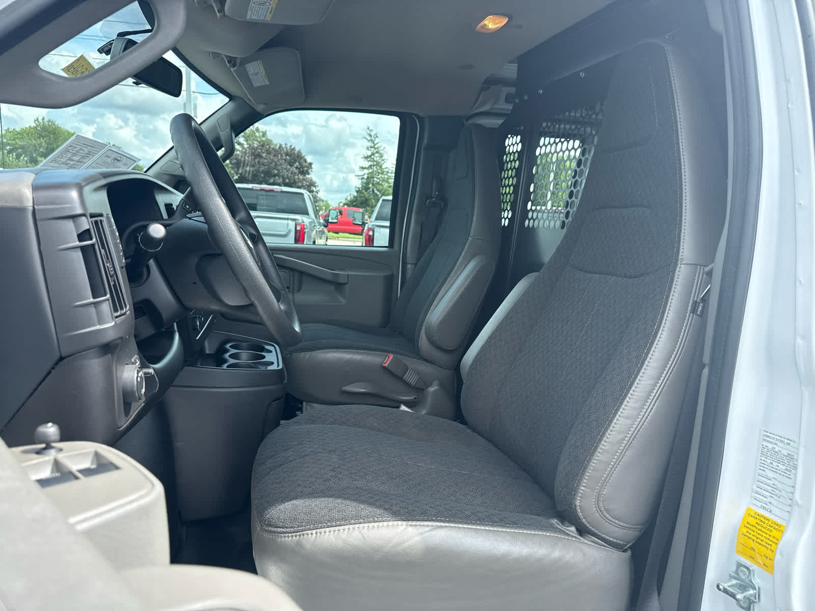 2025 Chevrolet Express Cargo WT