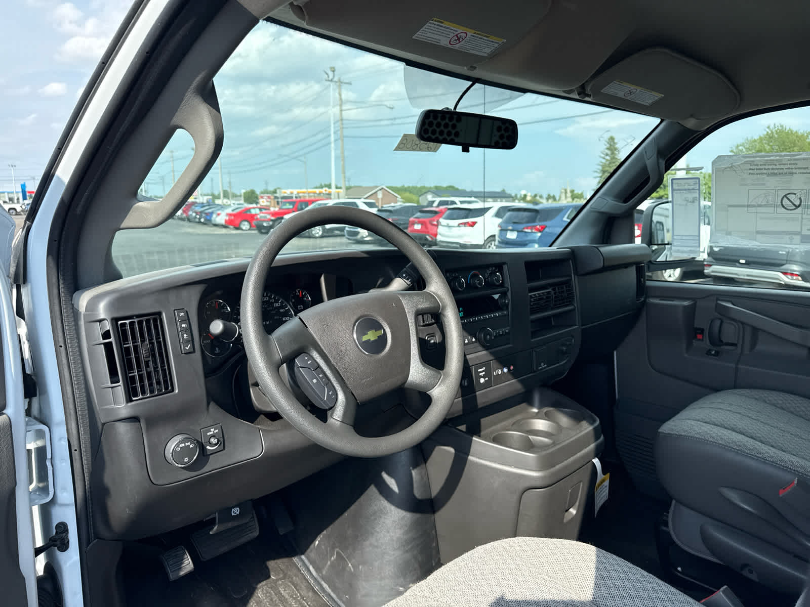 2025 Chevrolet Express Cargo WT