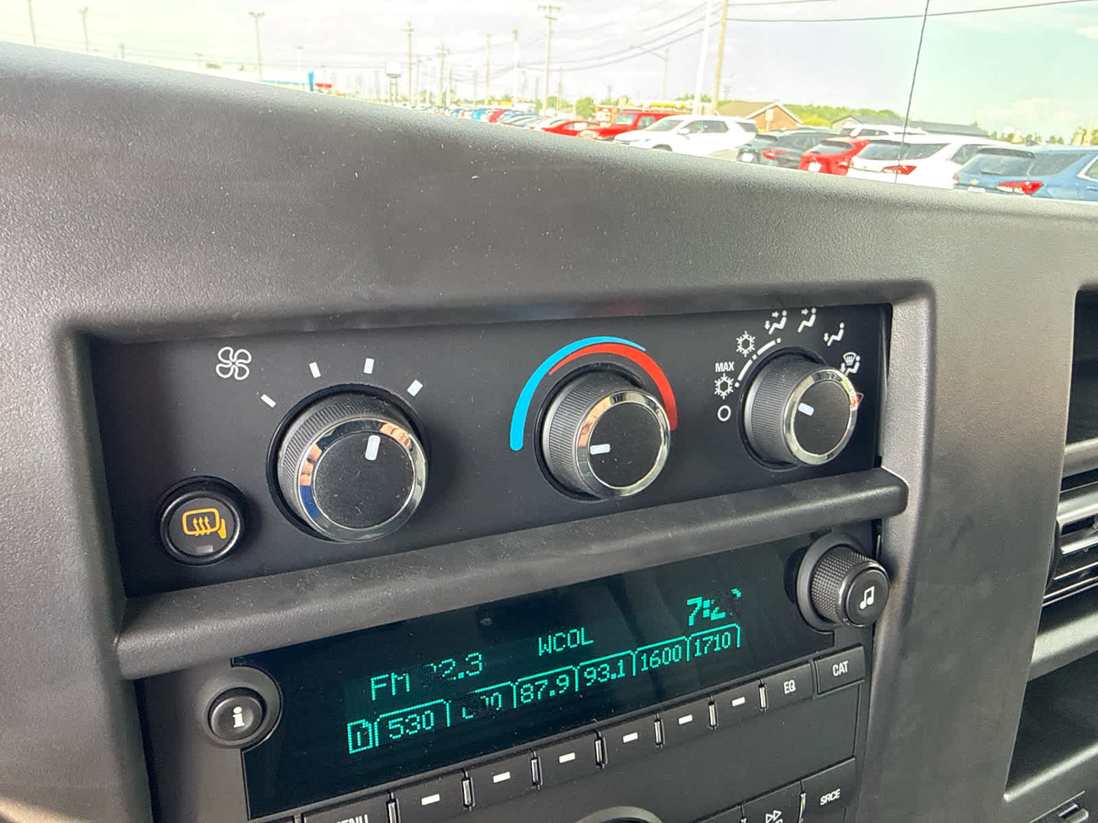 2025 Chevrolet Express Cargo WT