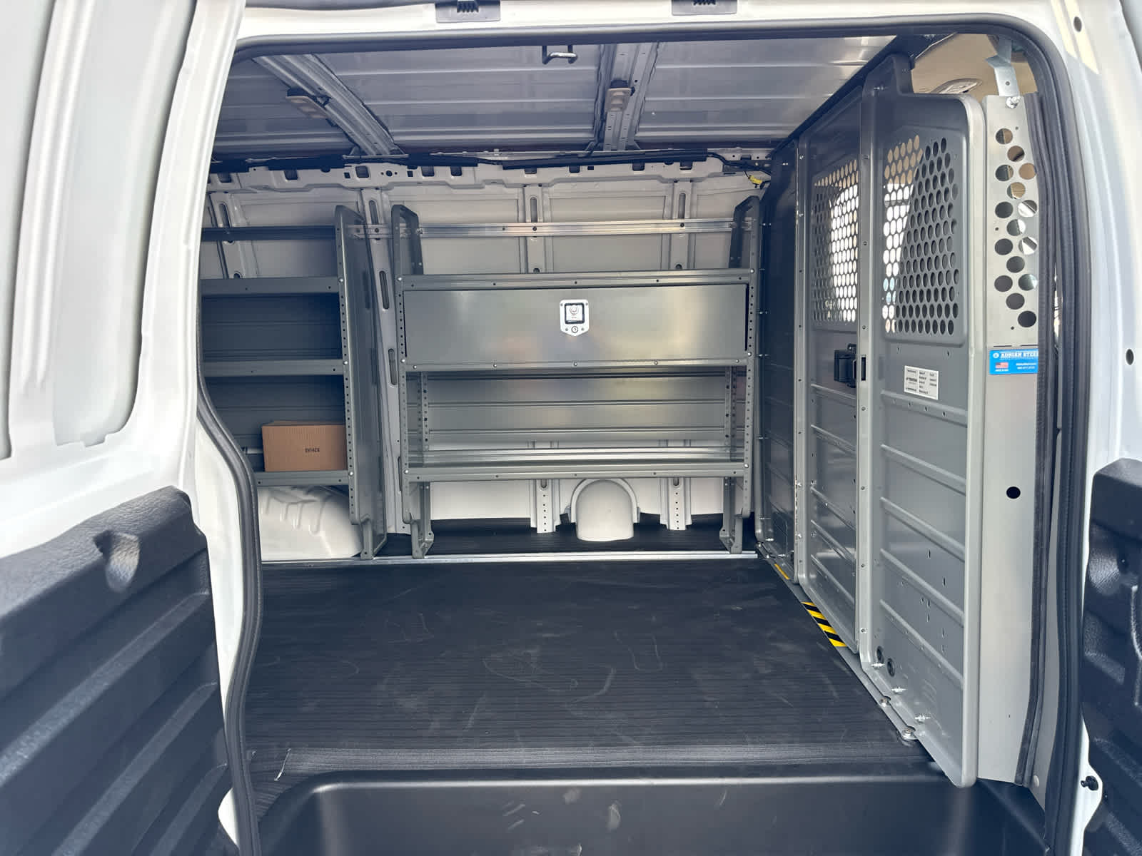 2025 Chevrolet Express Cargo WT