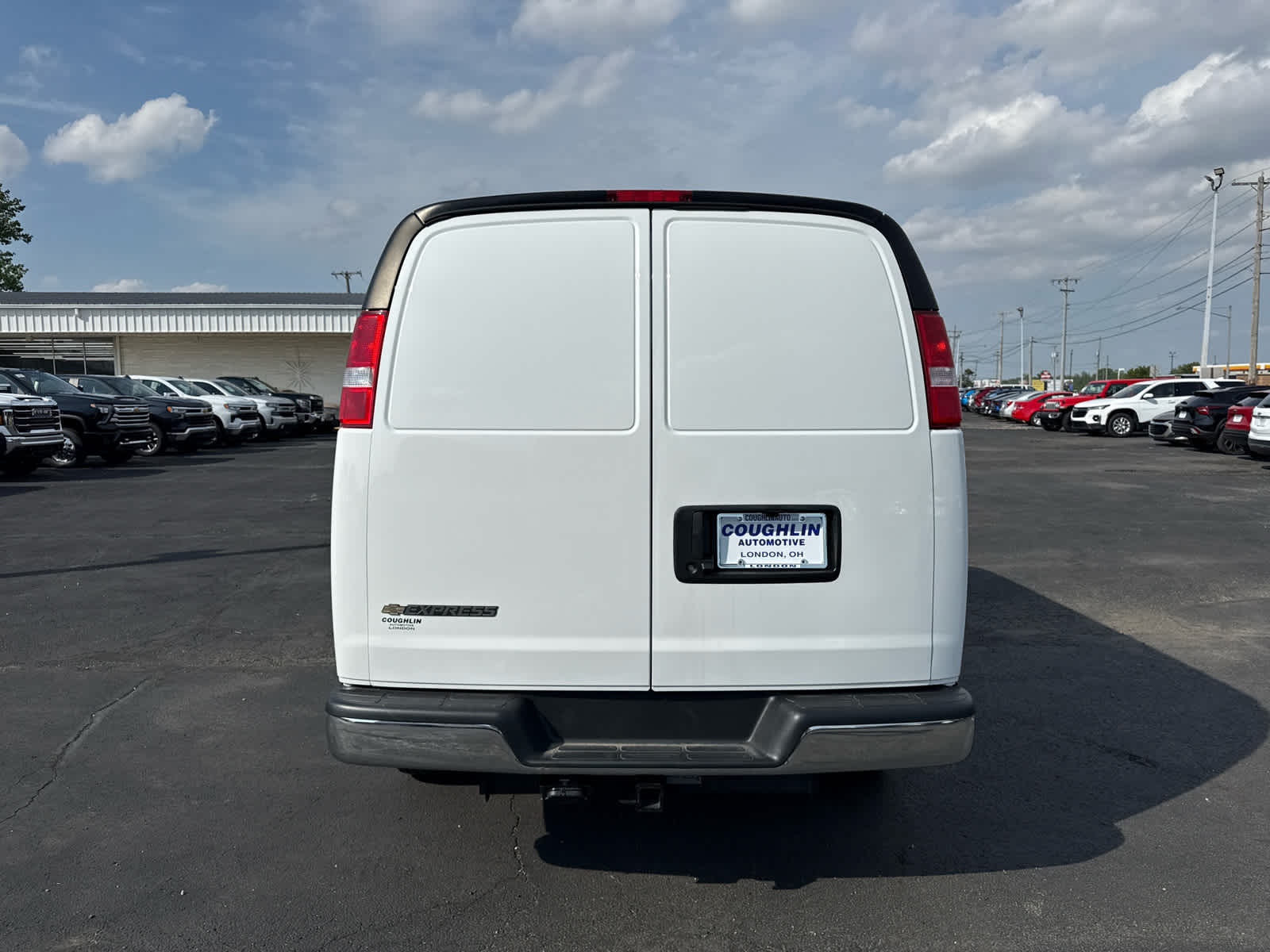 2025 Chevrolet Express Cargo WT