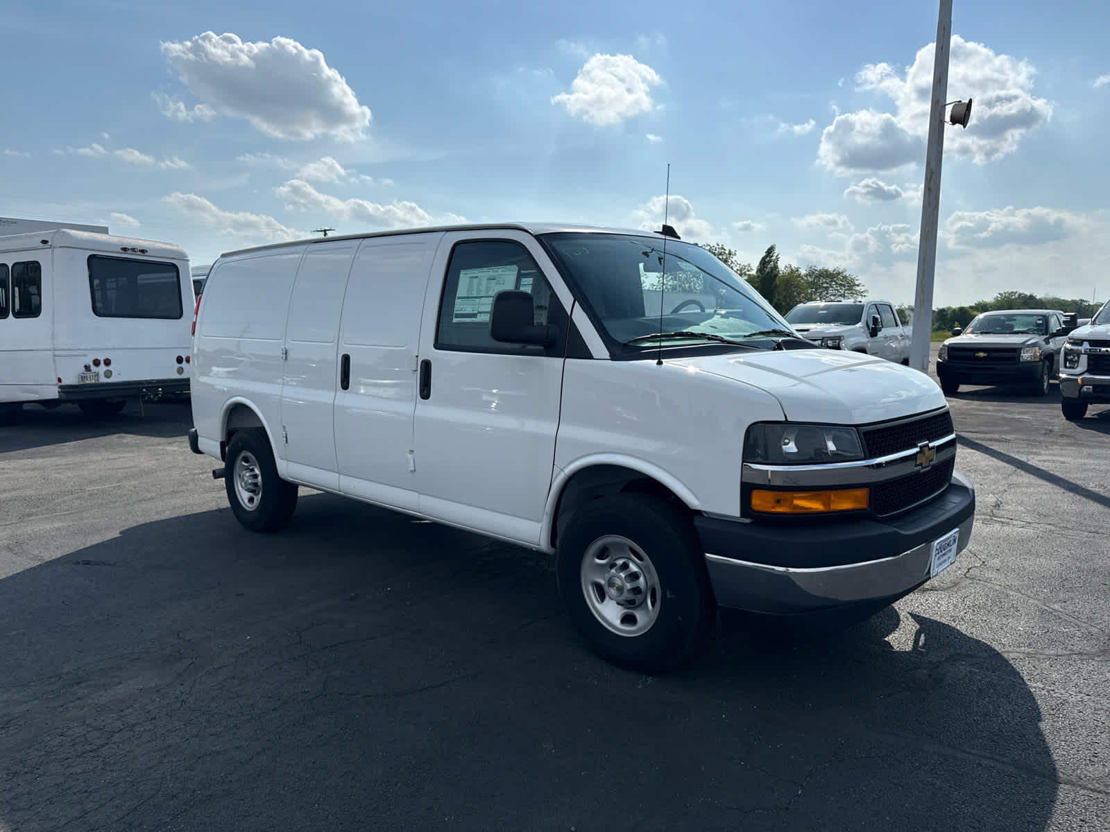 2025 Chevrolet Express Cargo Work Van - Photo 7