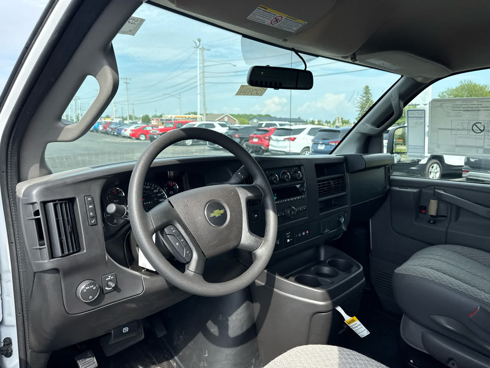 2025 Chevrolet Express Cargo WT