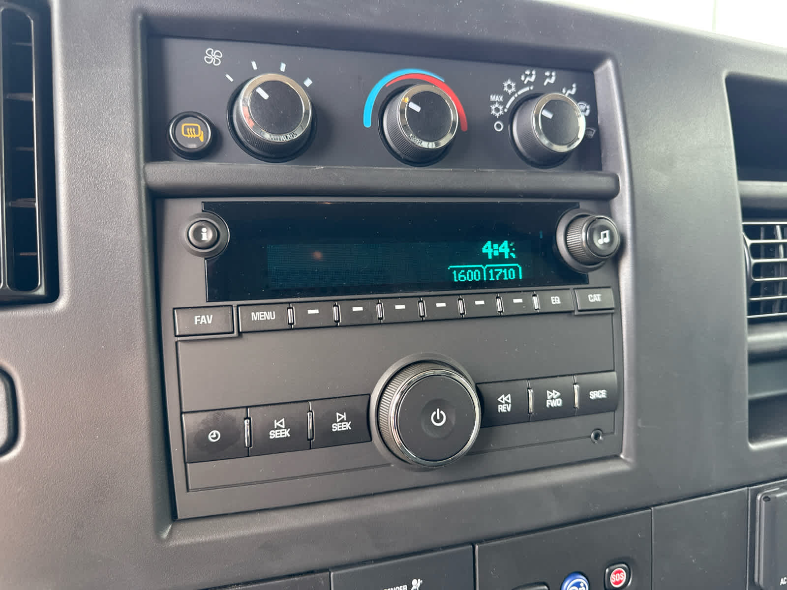 2025 Chevrolet Express Cargo WT