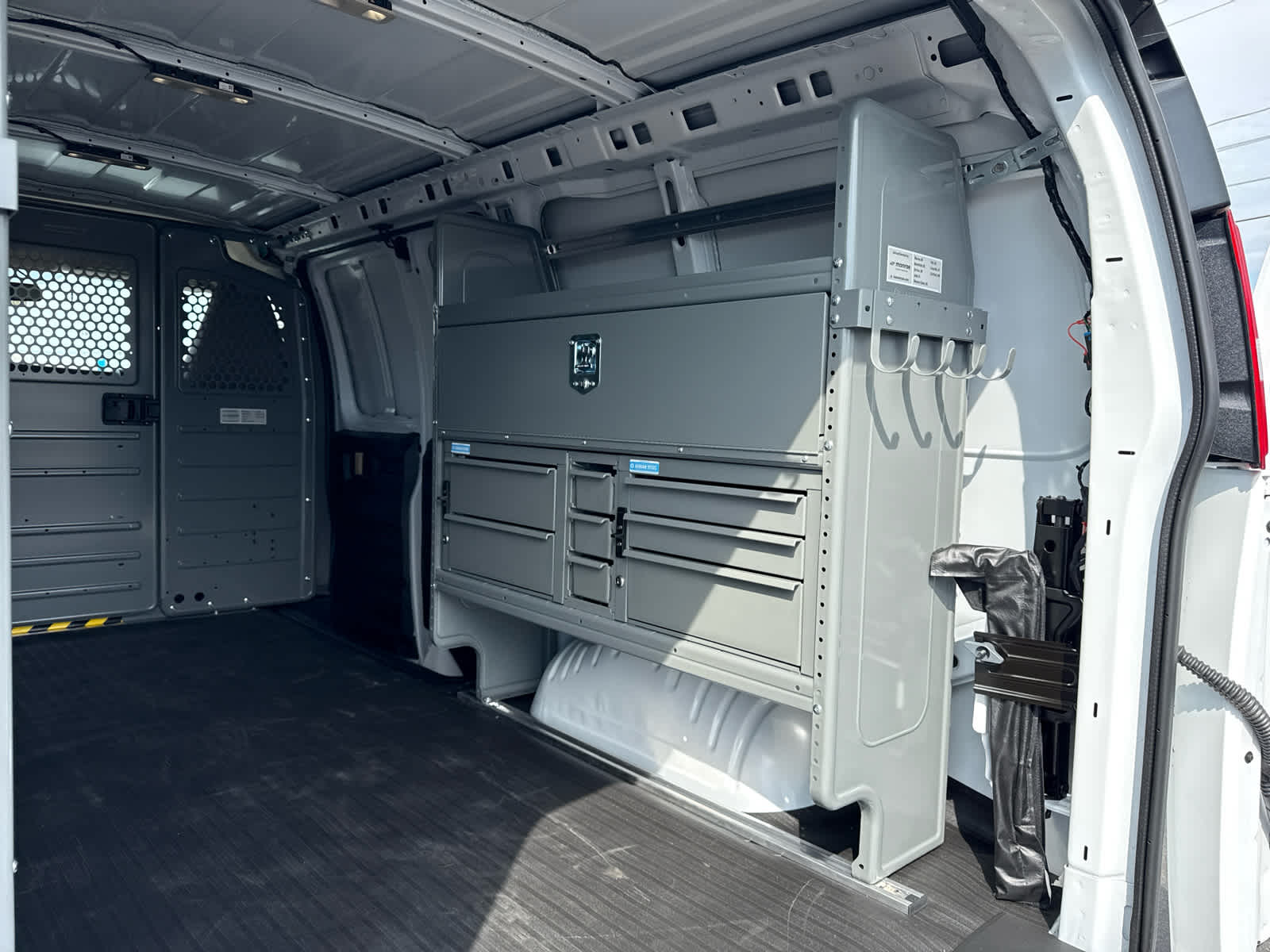 2025 Chevrolet Express Cargo WT