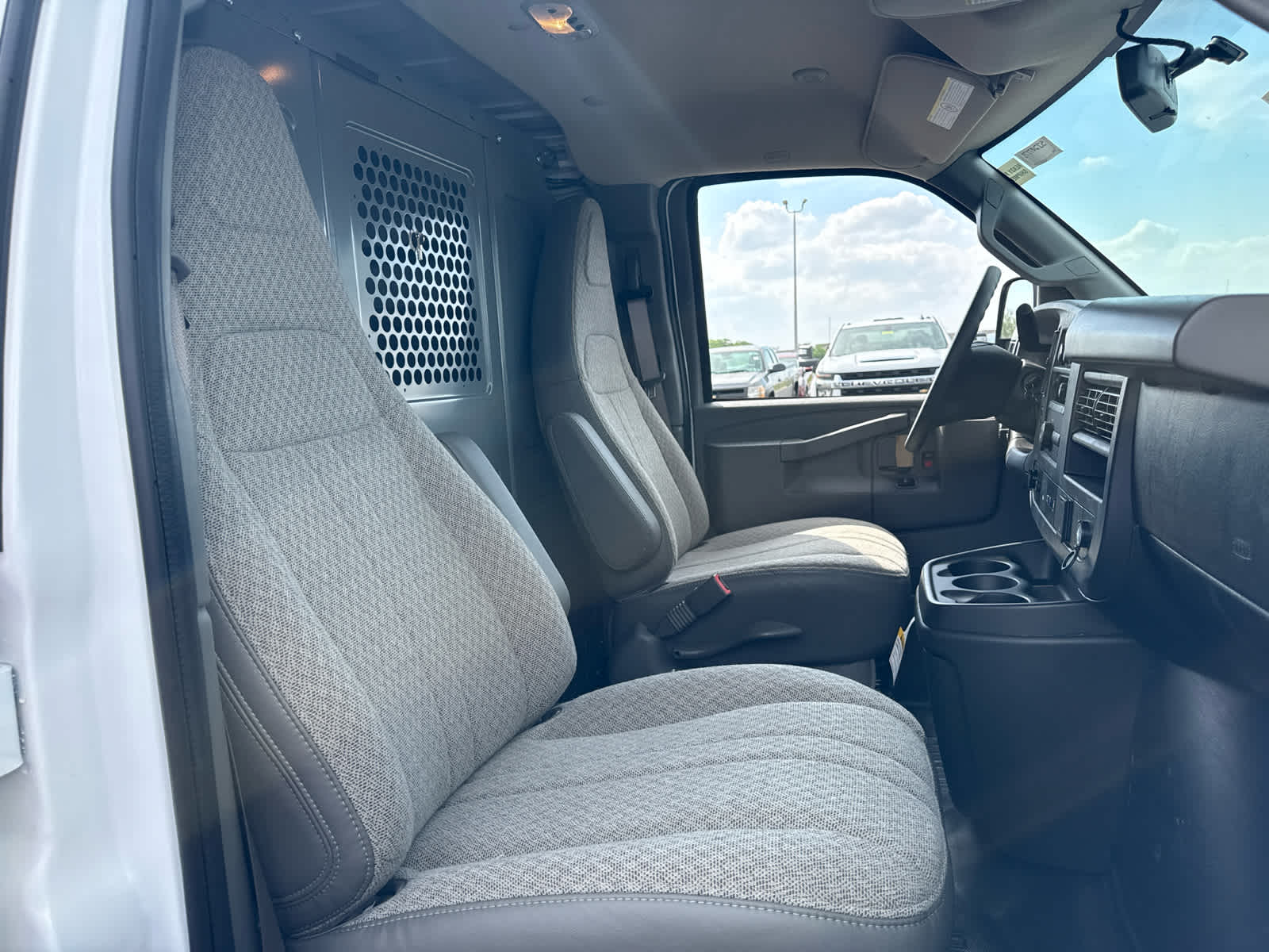 2025 Chevrolet Express Cargo WT