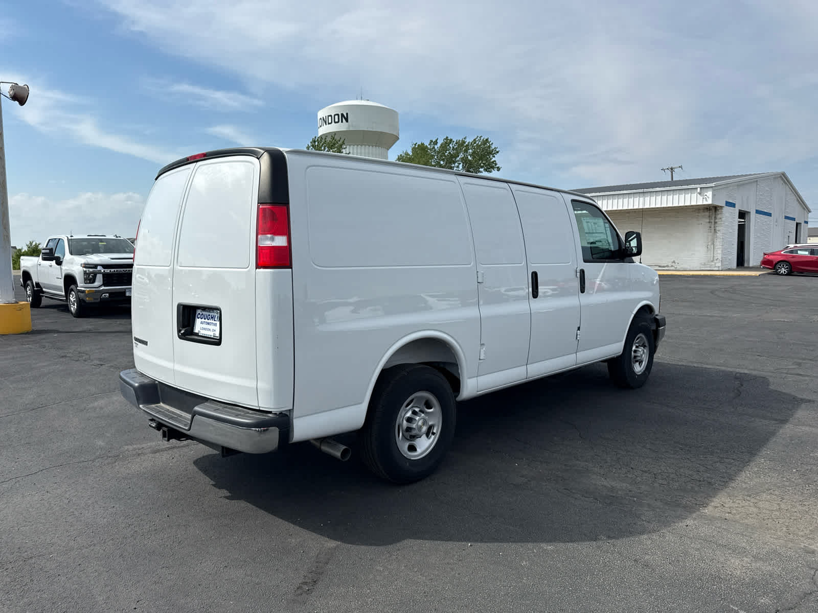 2025 Chevrolet Express Cargo WT