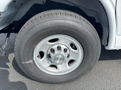 2025 Chevrolet Express Cargo WT