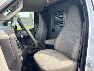 2025 Chevrolet Express Cargo WT