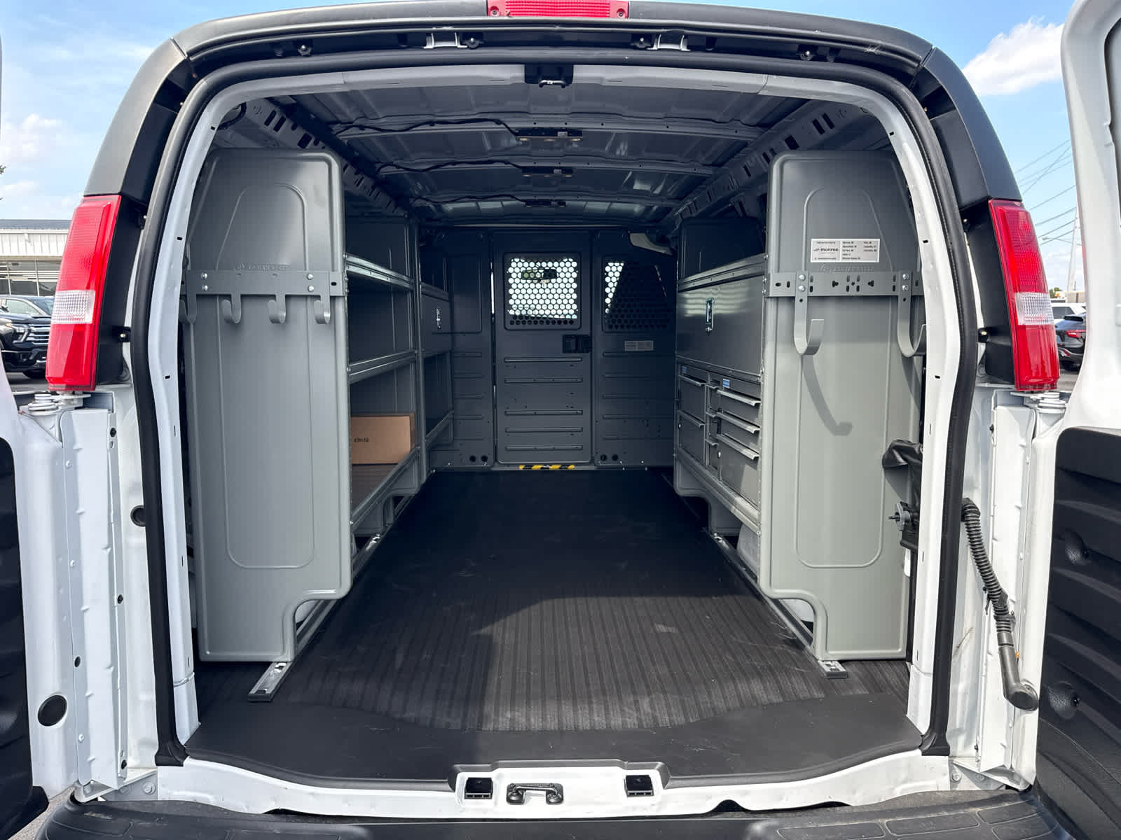 2025 Chevrolet Express Cargo WT