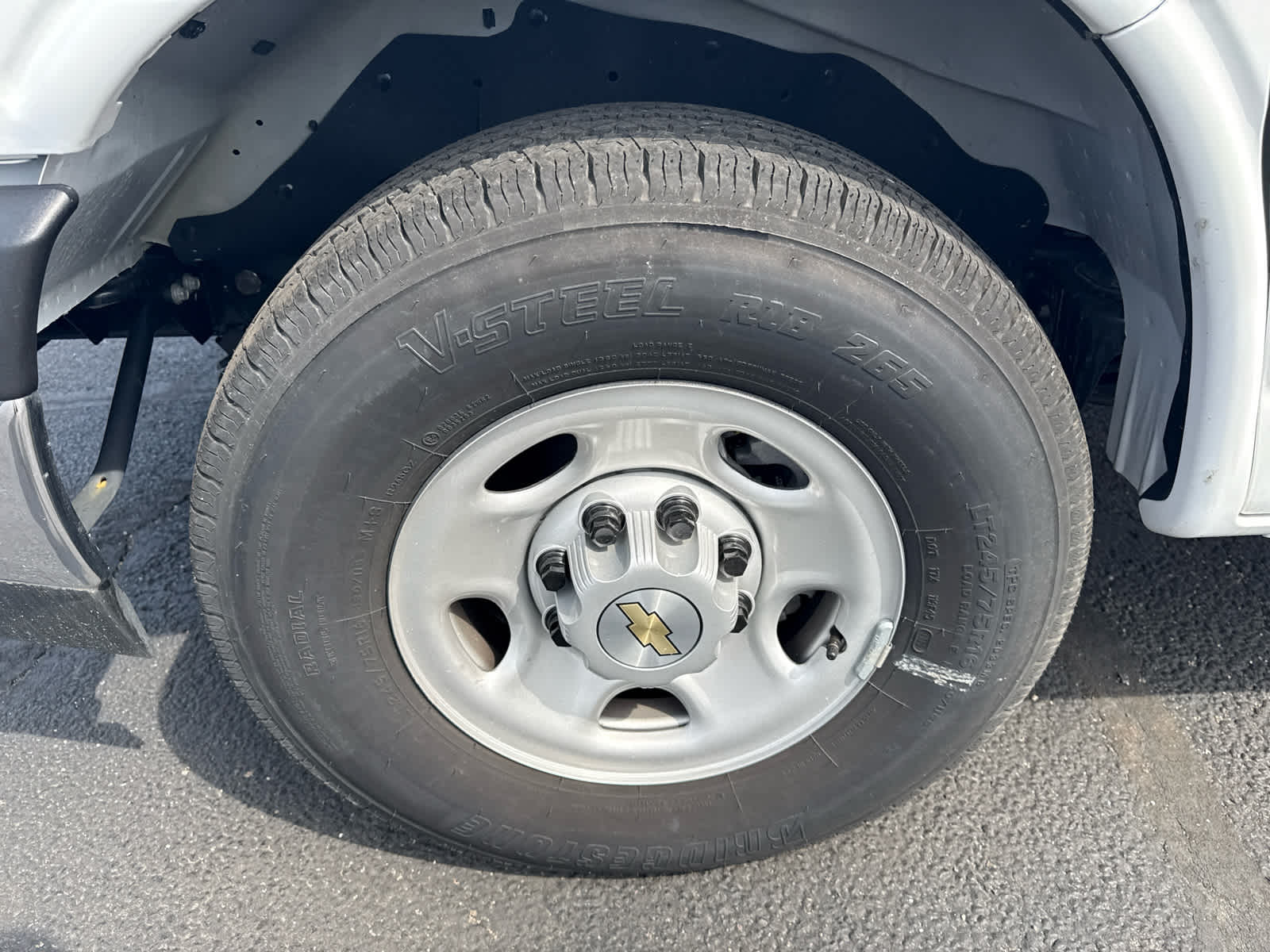 2025 Chevrolet Express Cargo WT