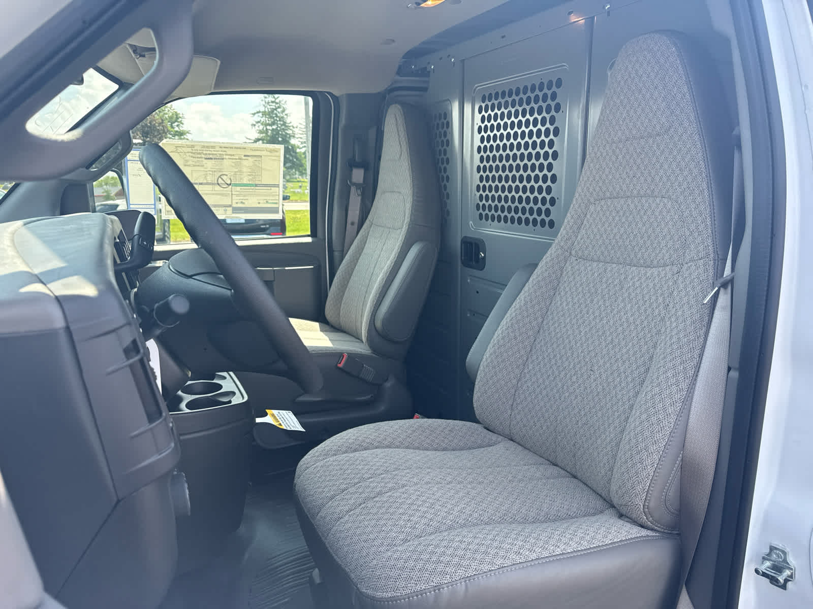 2025 Chevrolet Express Cargo Work Van - Photo 11