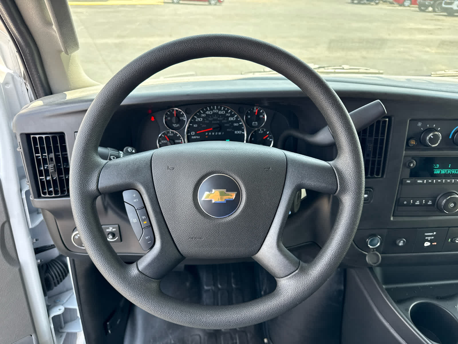 2025 Chevrolet Express Cargo WT