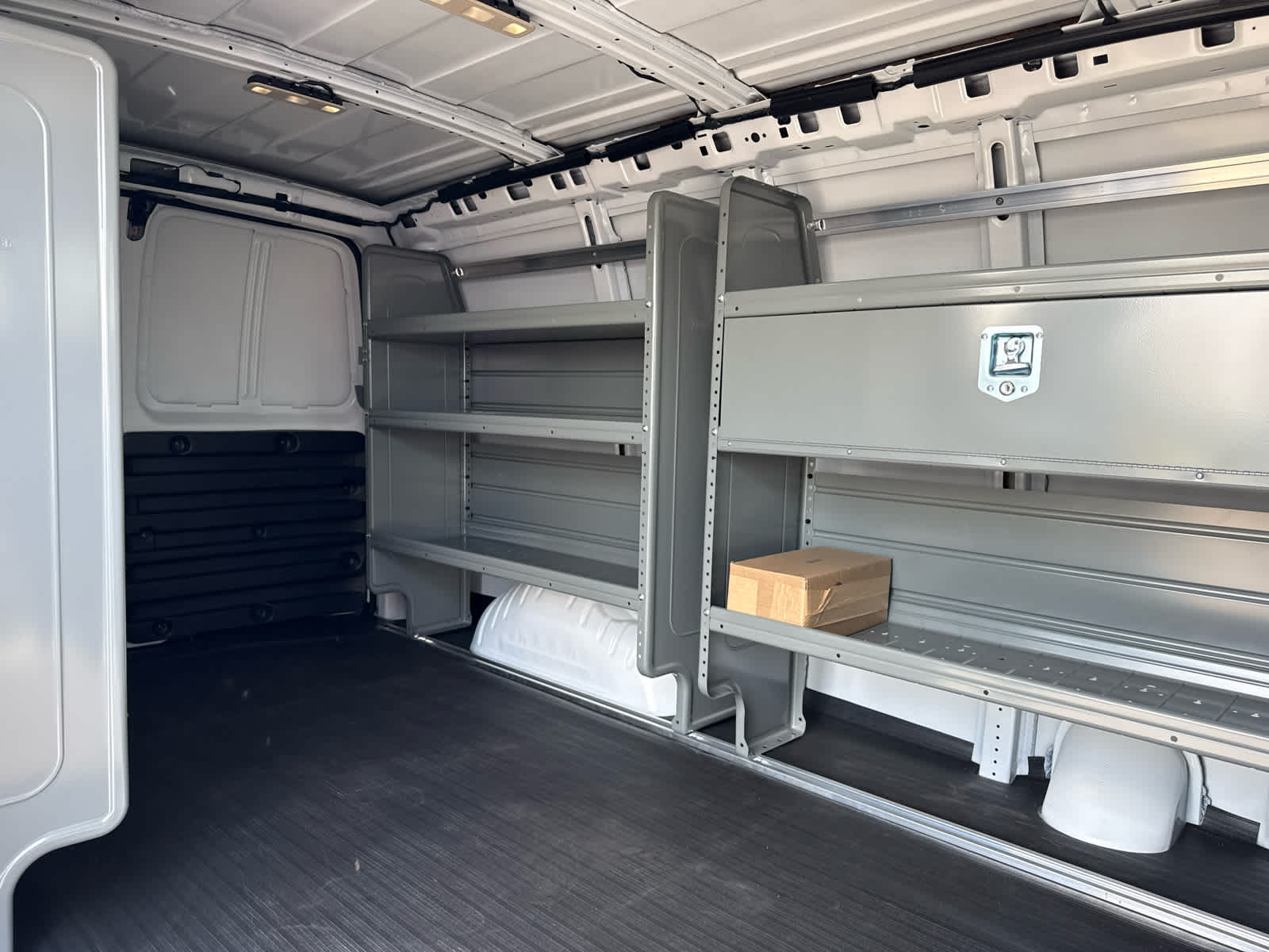 2025 Chevrolet Express Cargo WT