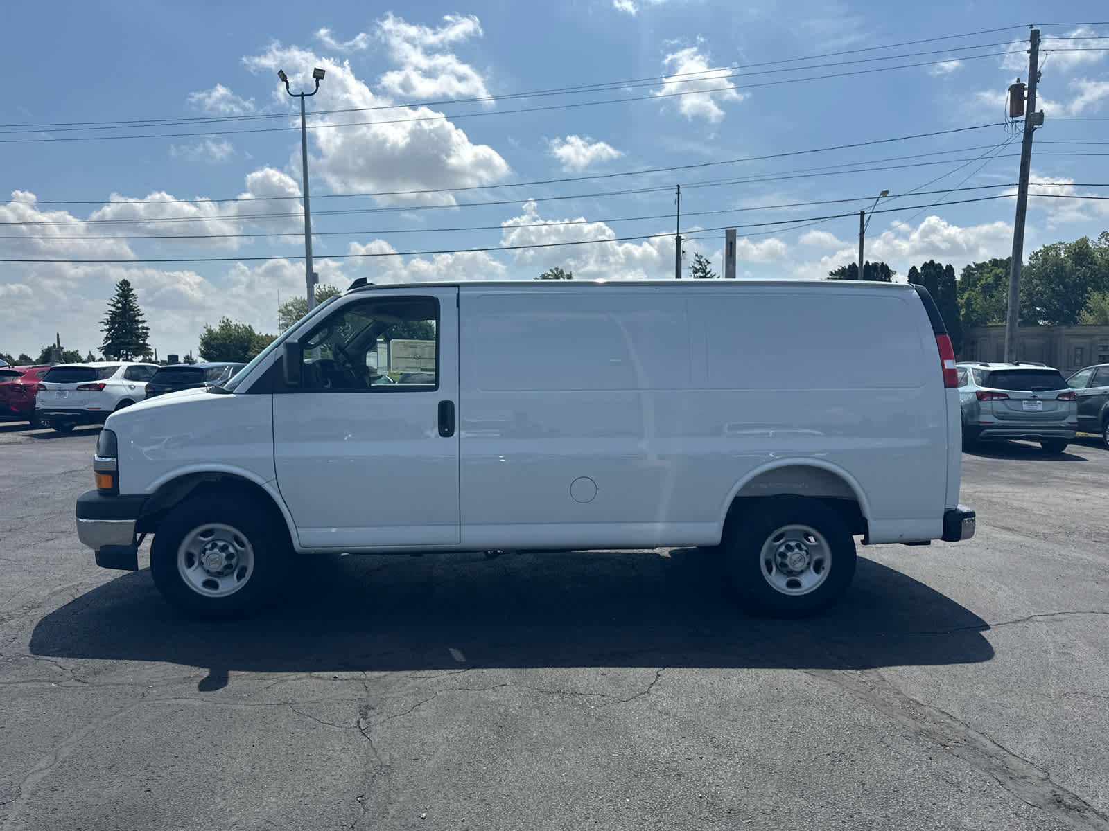 2025 Chevrolet Express Cargo WT