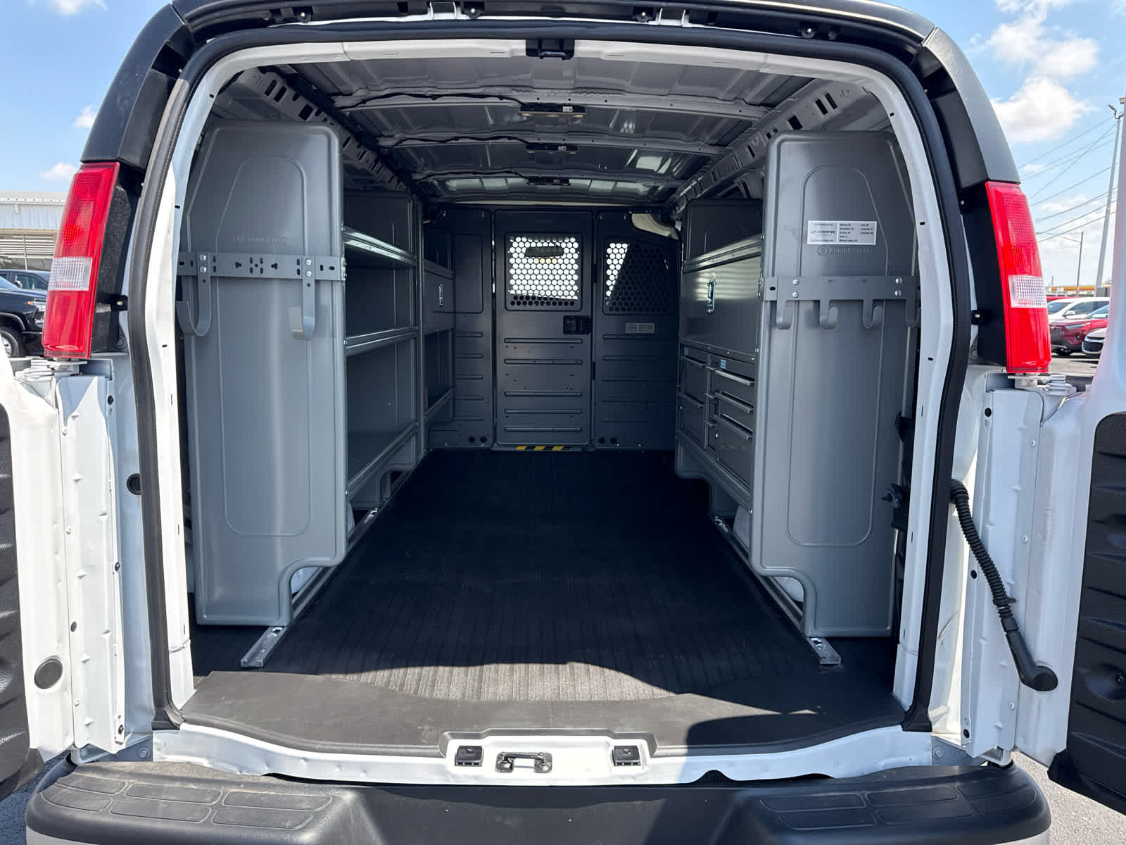 2025 Chevrolet Express Cargo Work Van - Photo 20