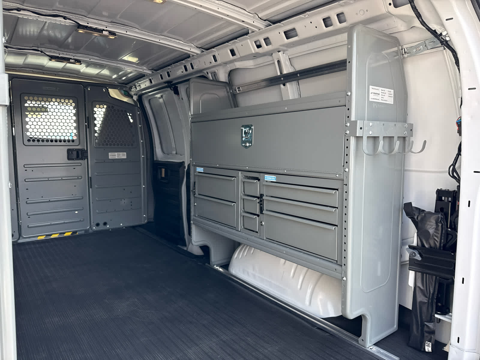 2025 Chevrolet Express Cargo WT