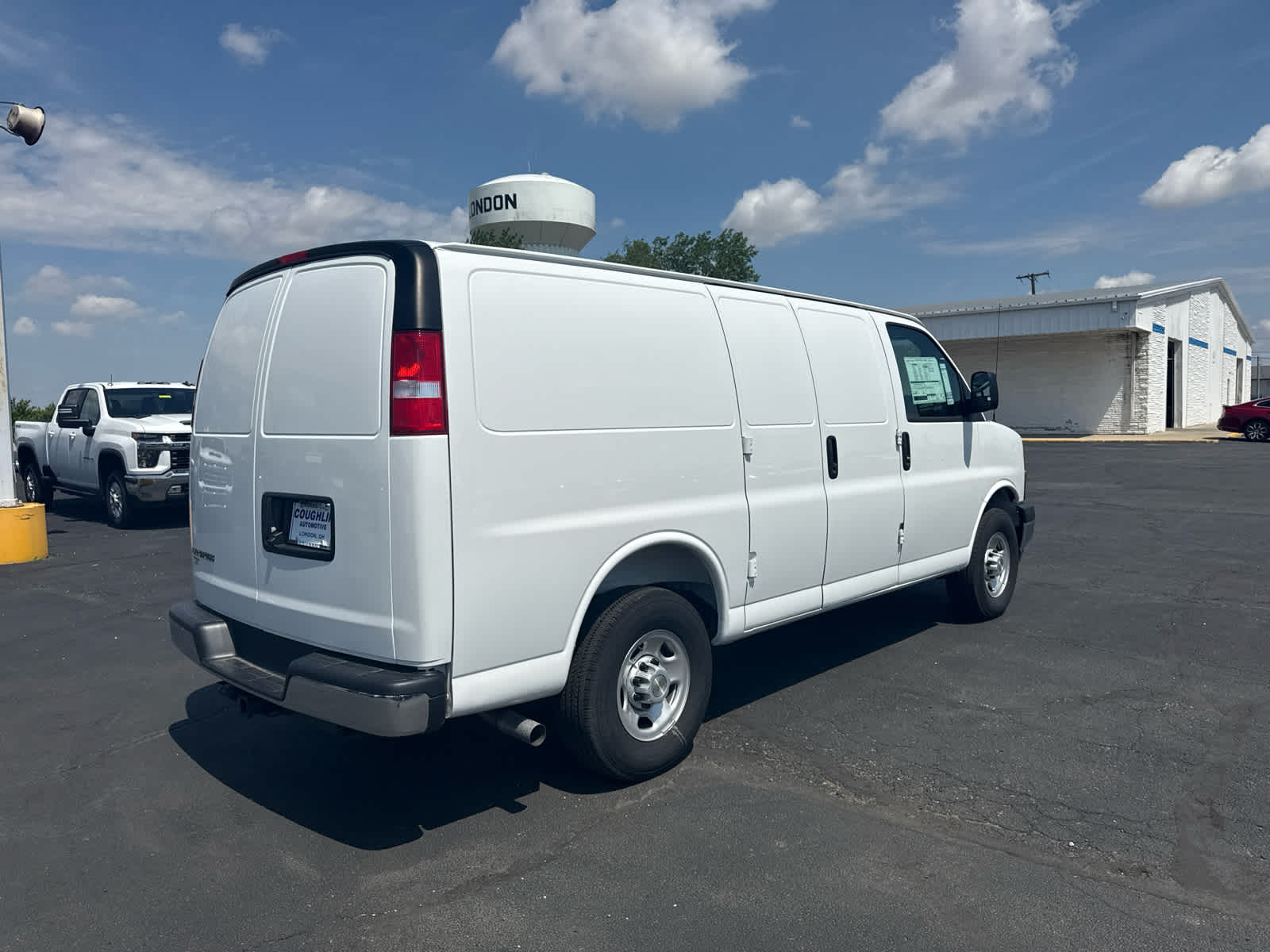 2025 Chevrolet Express Cargo WT