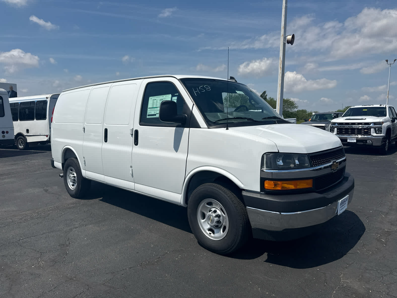 2025 Chevrolet Express Cargo WT