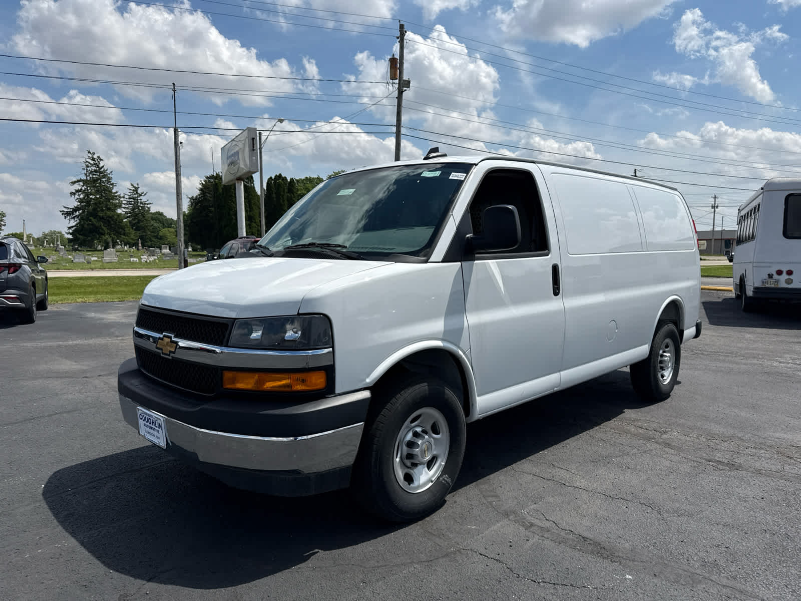 2025 Chevrolet Express 2500 Work Van HD's photo