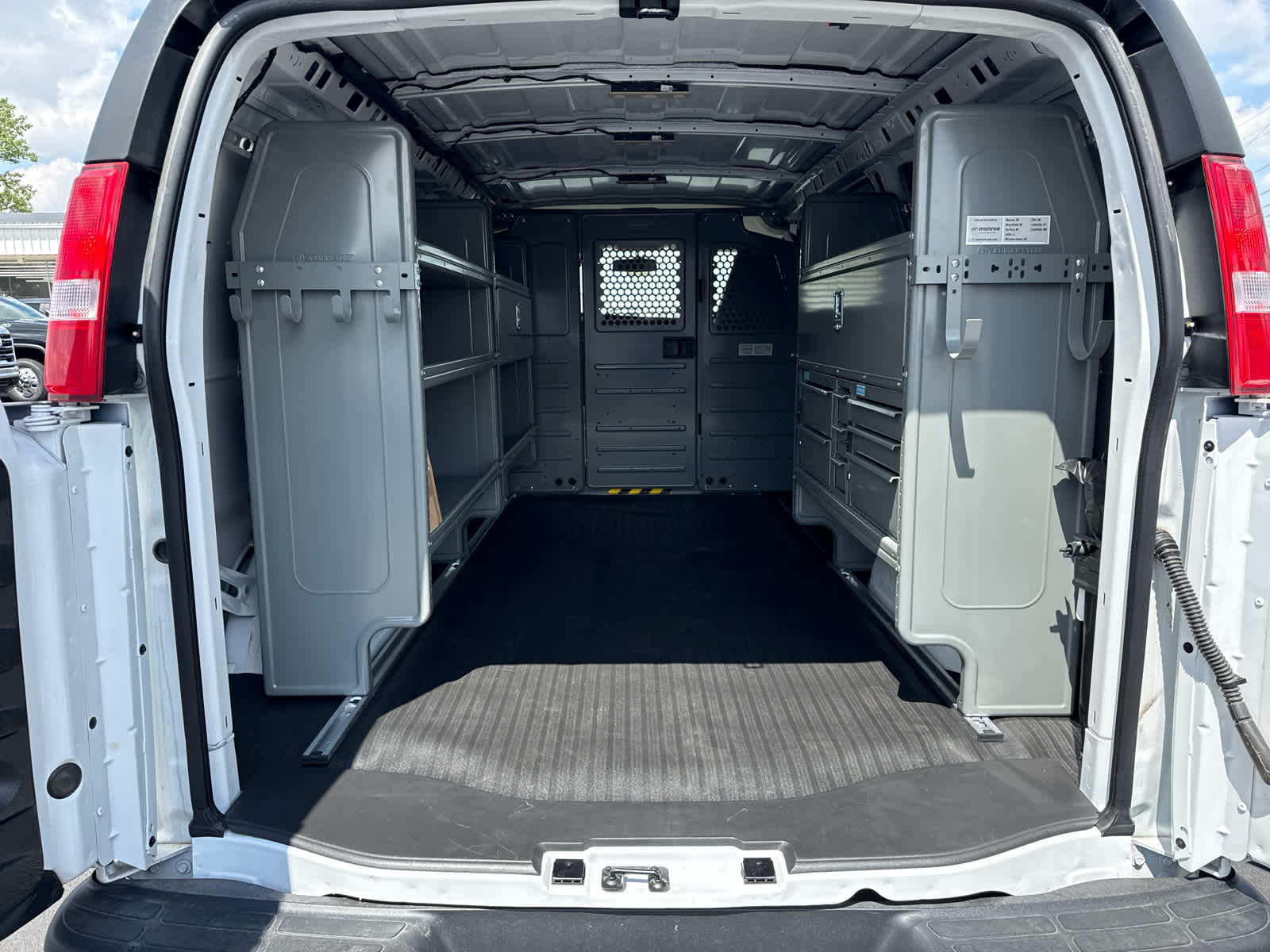 2025 Chevrolet Express Cargo WT
