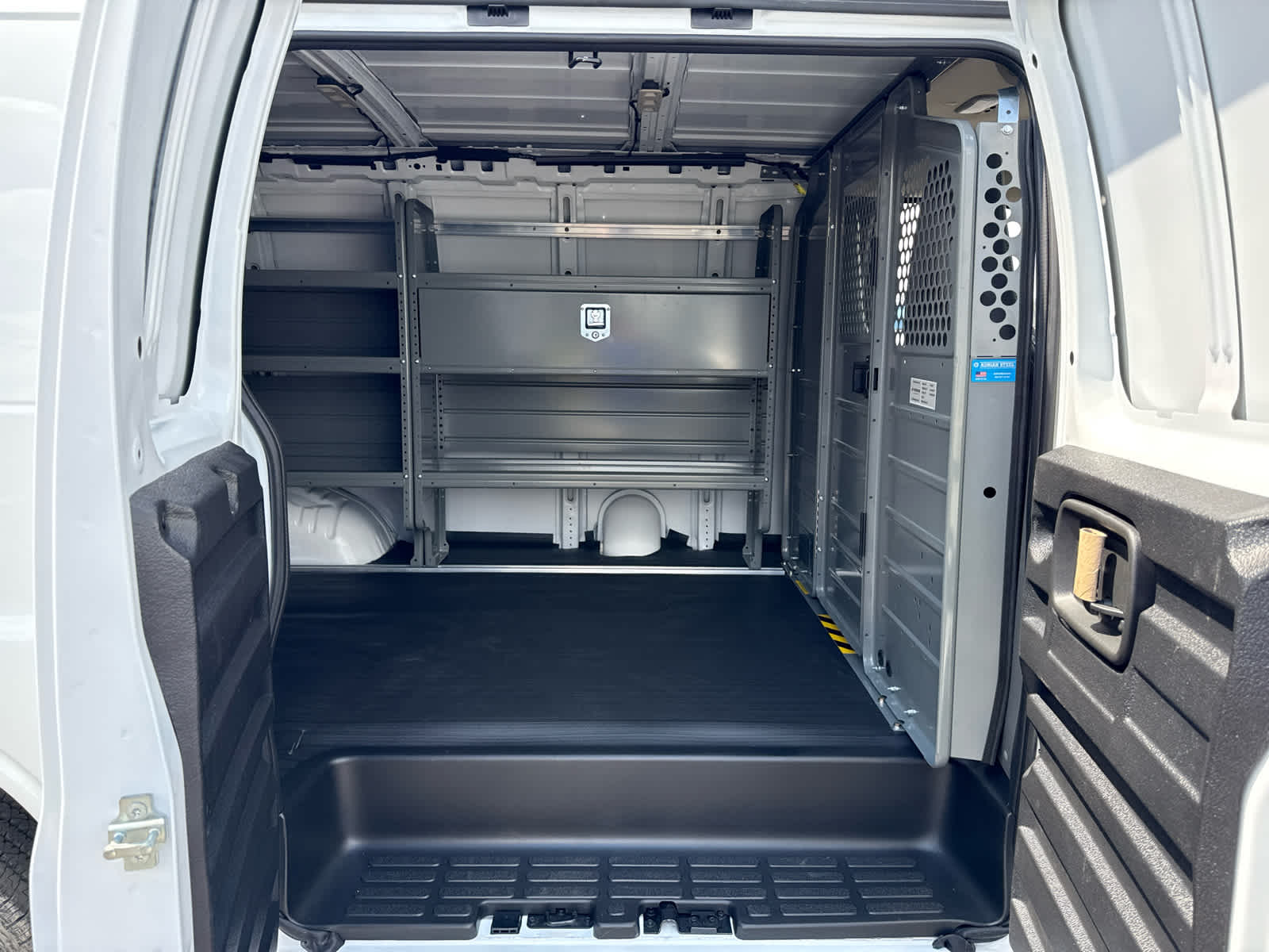 2025 Chevrolet Express Cargo WT