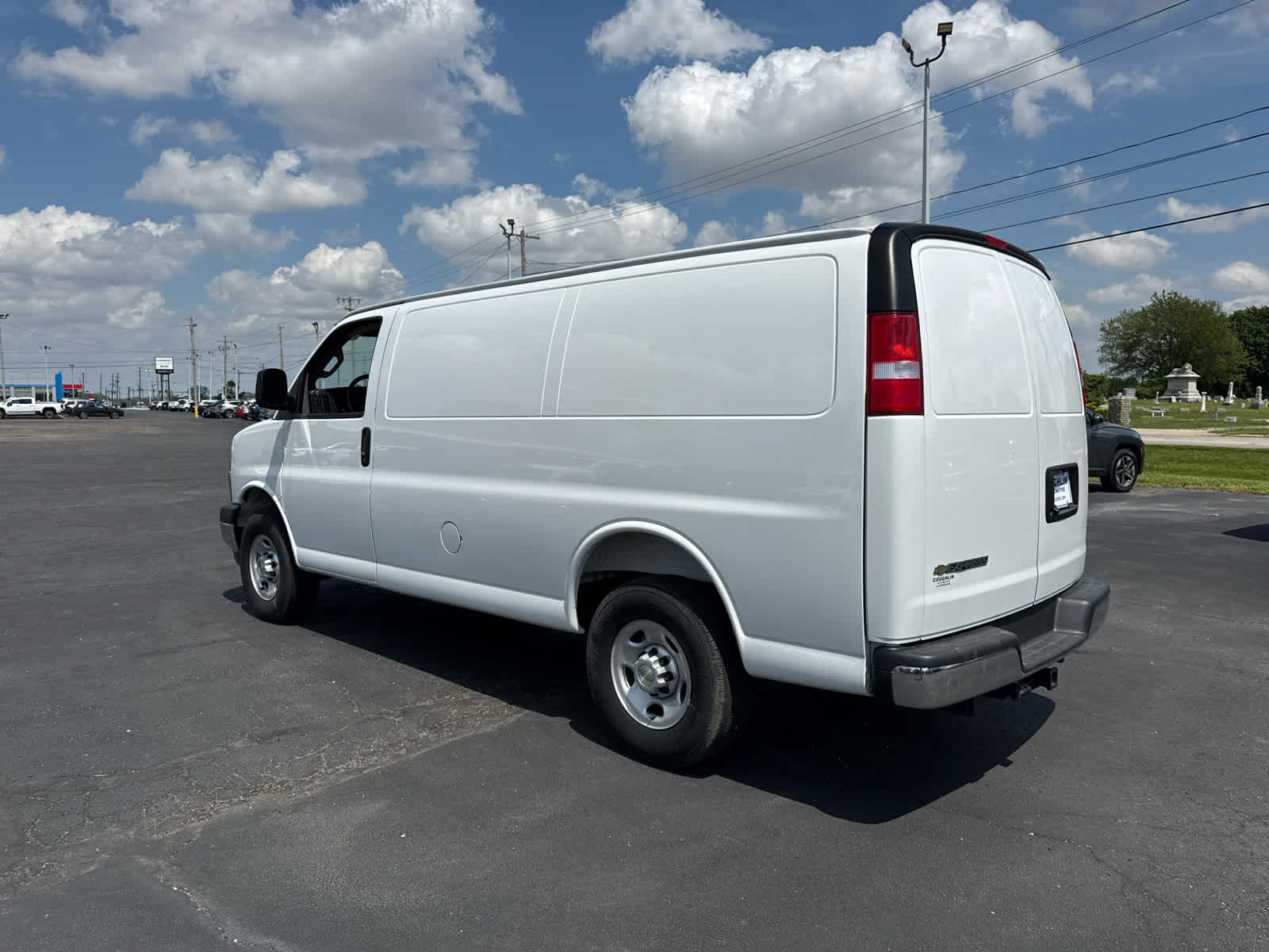 2025 Chevrolet Express Cargo WT