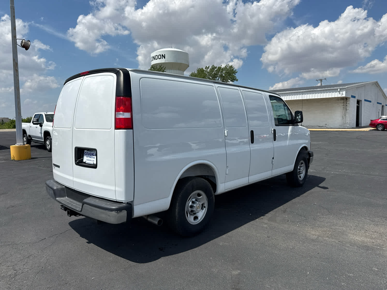 2025 Chevrolet Express Cargo WT