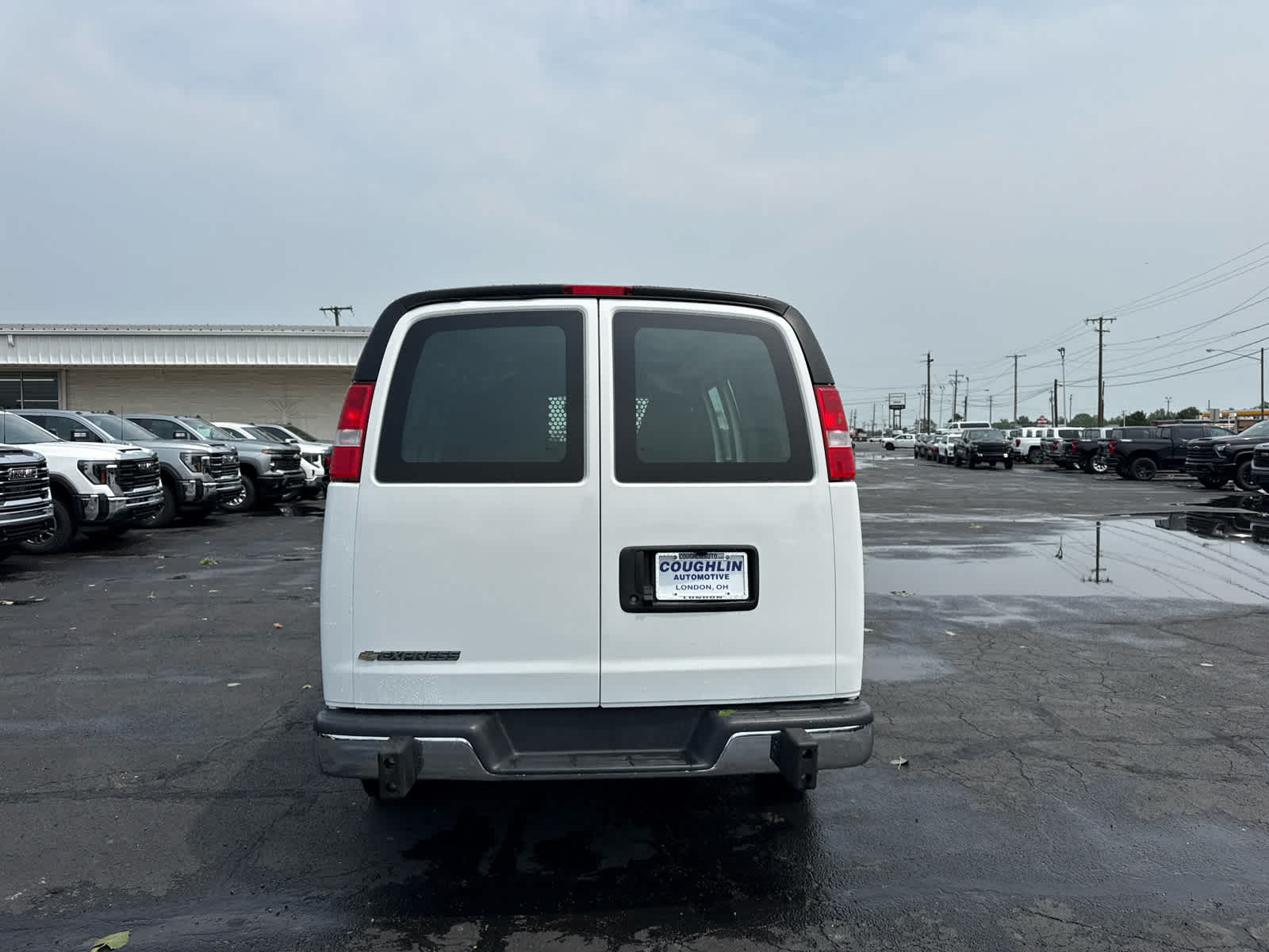 2025 Chevrolet Express Cargo WT