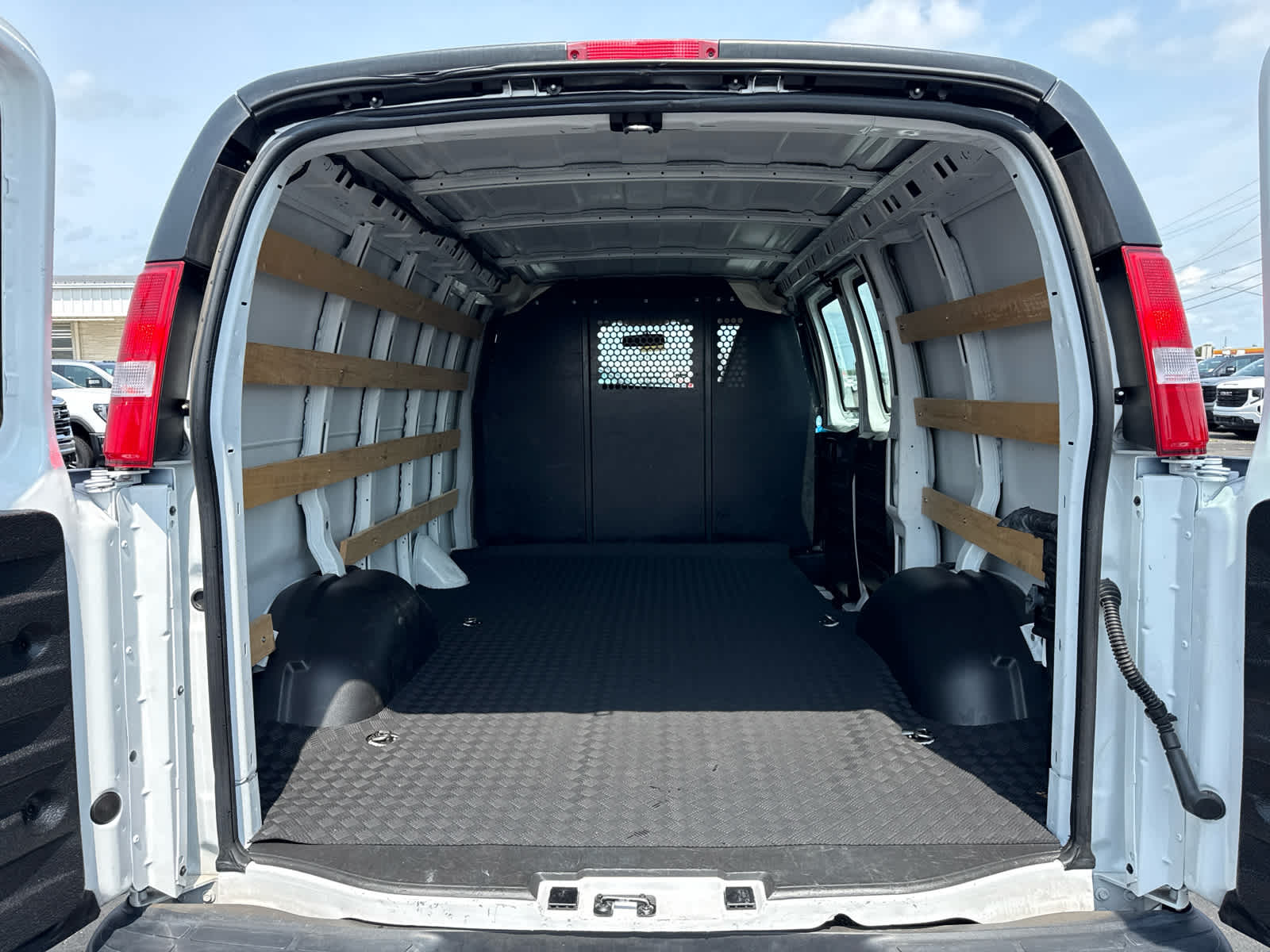 2025 Chevrolet Express Cargo WT
