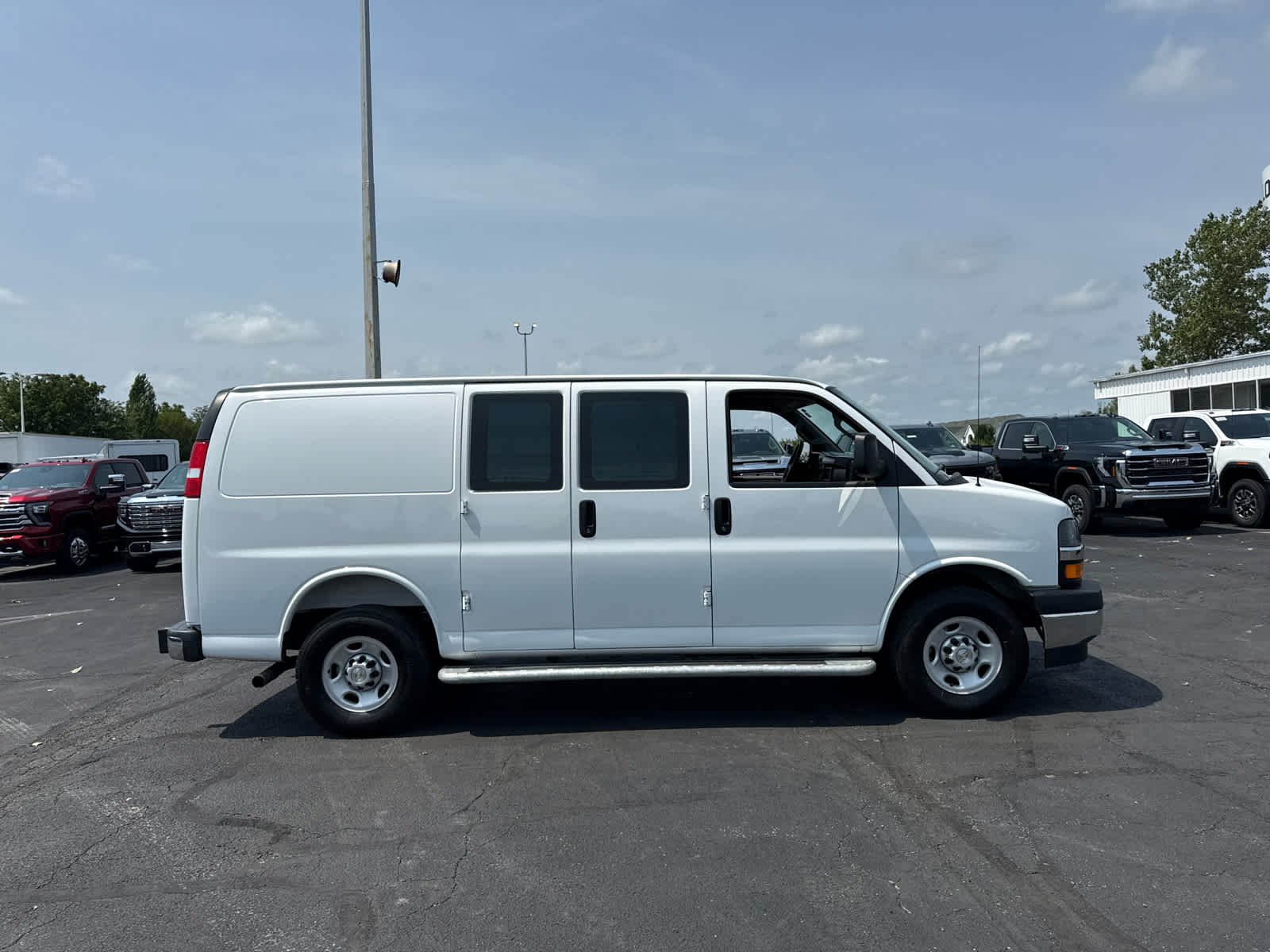 2025 Chevrolet Express Cargo WT