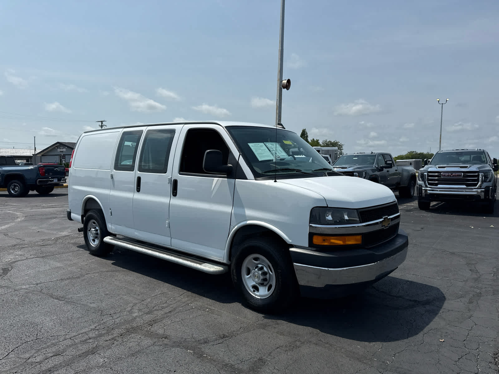 2025 Chevrolet Express Cargo WT