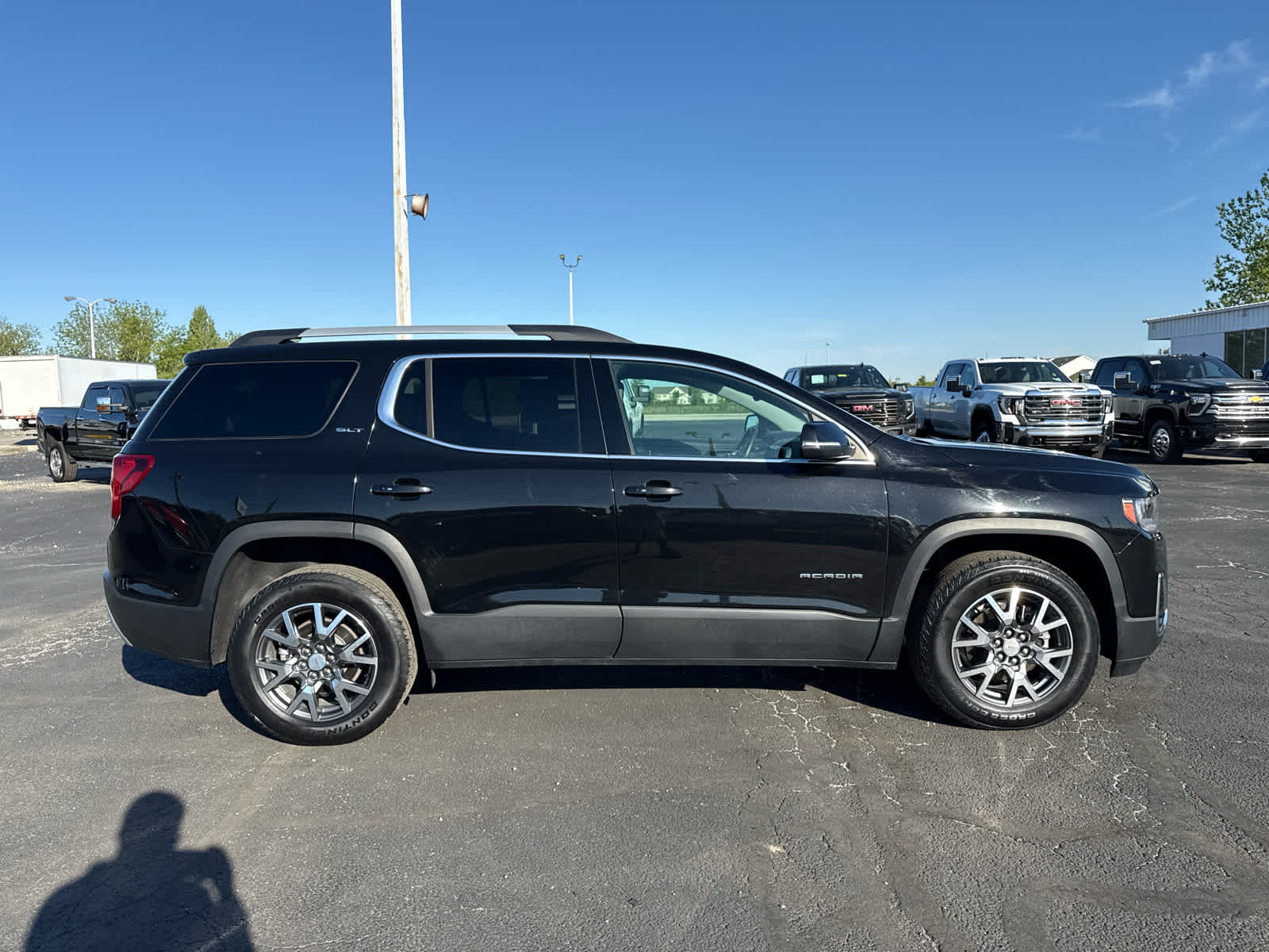 2023 GMC Acadia SLT